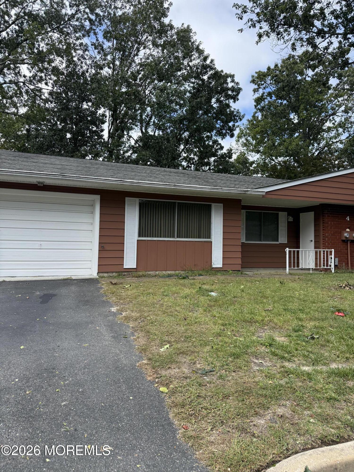 4 B Kansas Street — photo
