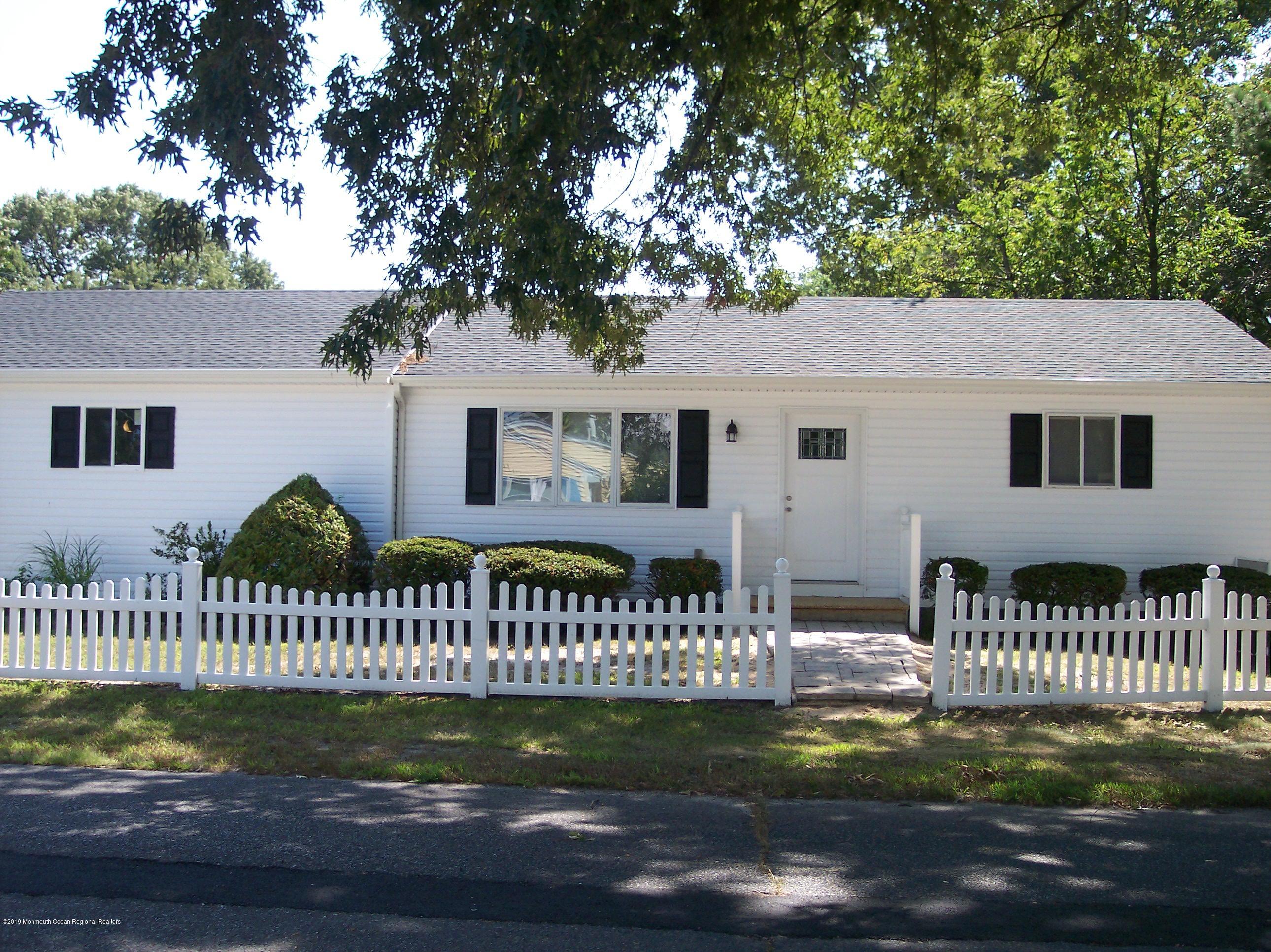 1001 Lynn Avenue — photo