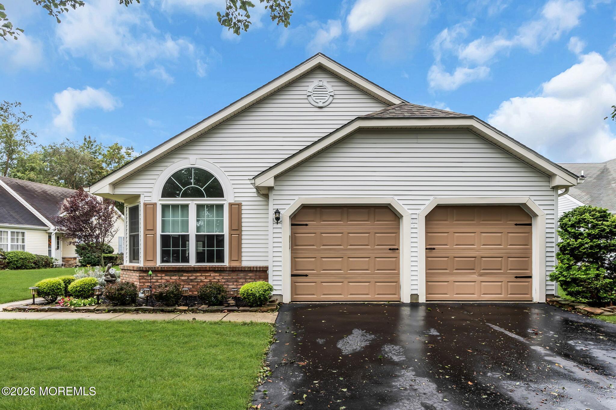 6 Winding River Road — photo