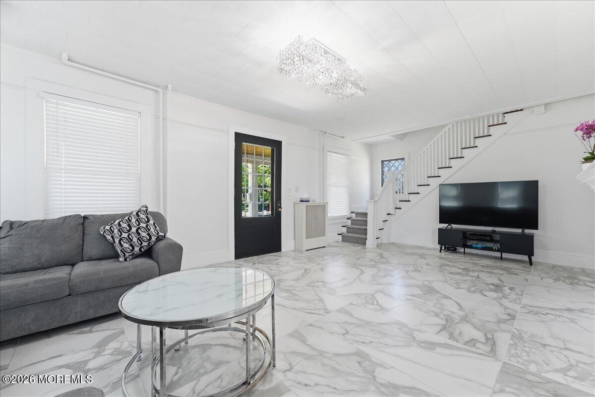 496 W Park Avenue — photo