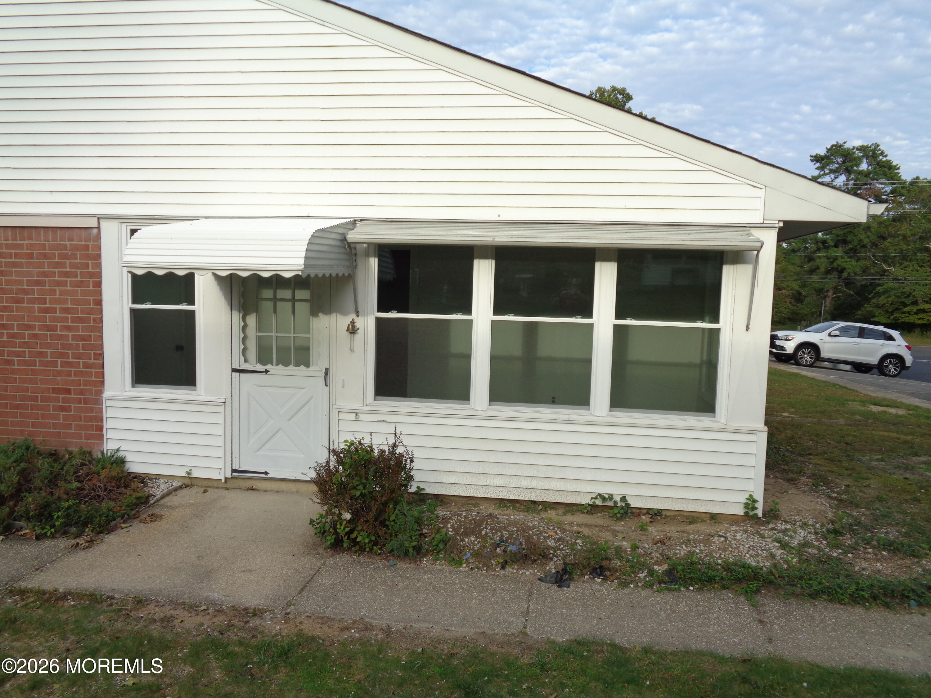 128 a Rosewood Drive — photo