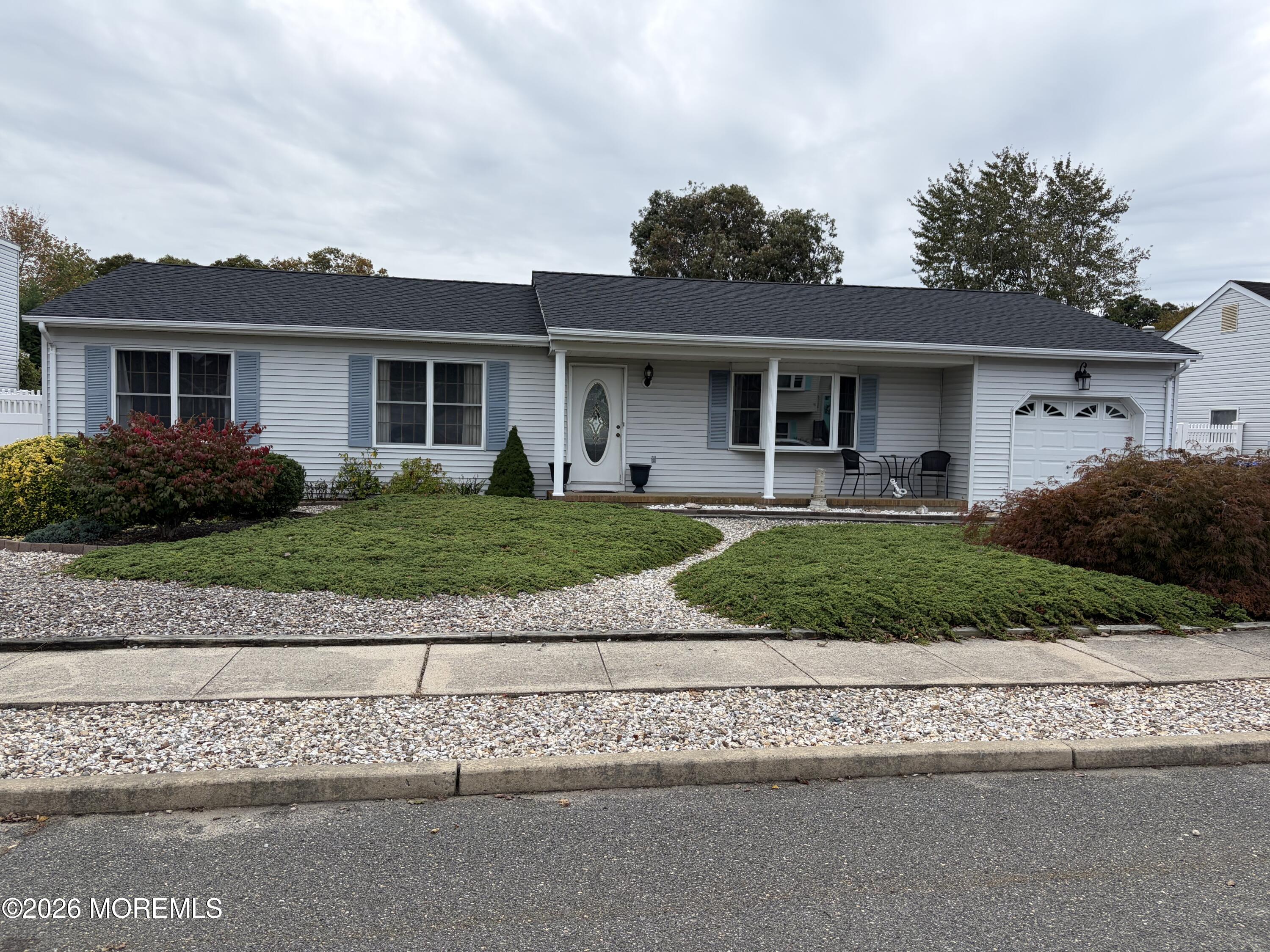 413 Earl Drive — photo