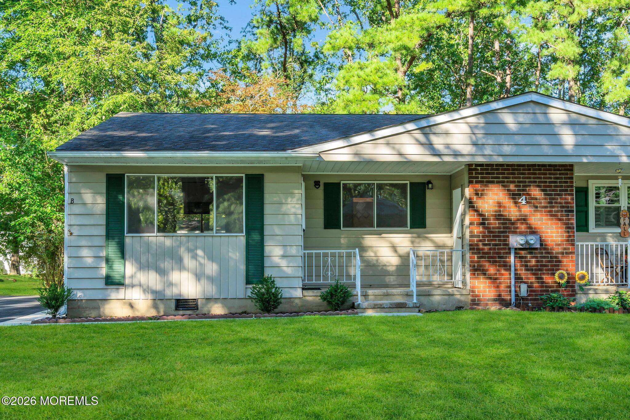 4 B Delaware Way B — photo