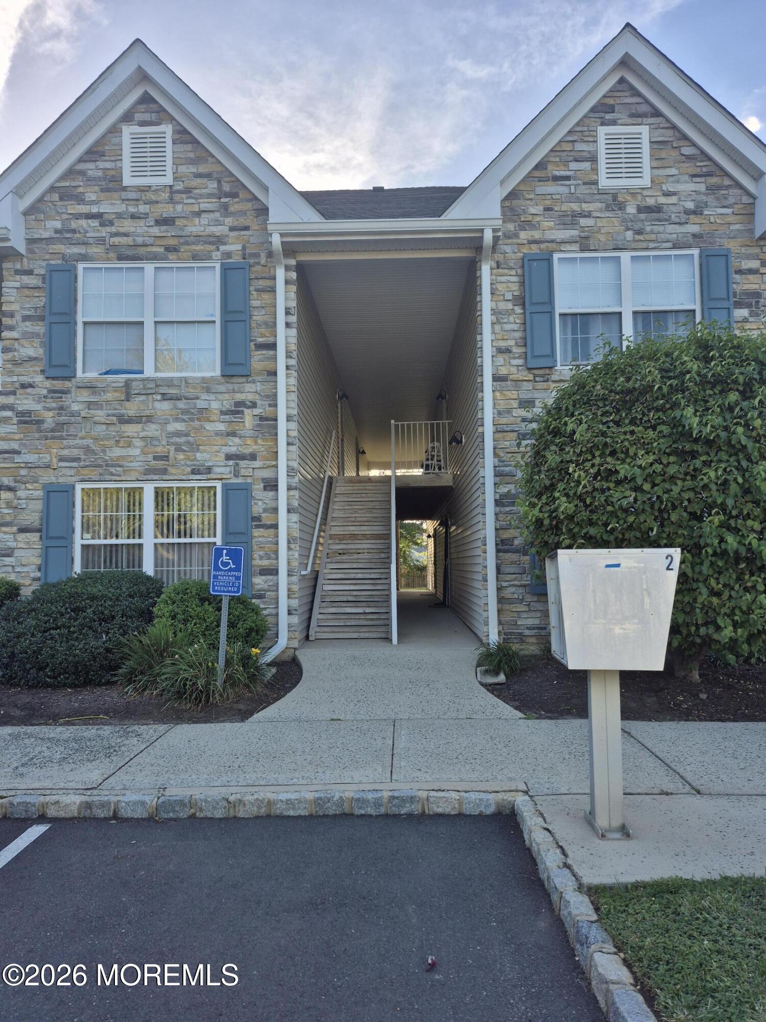 220 Wedgewood Circle — photo