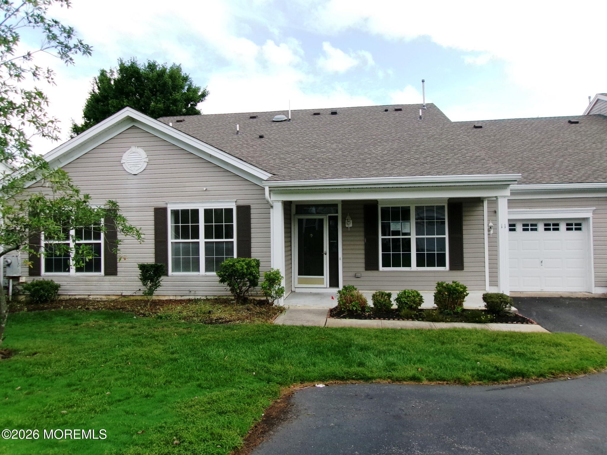 11 Sunnyfield Lane — photo