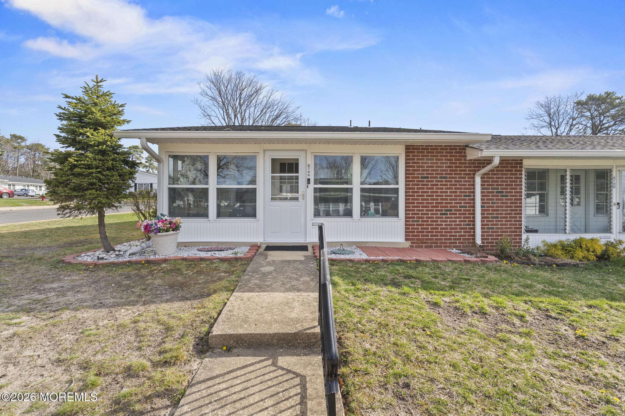 874A Balmoral Court — photo