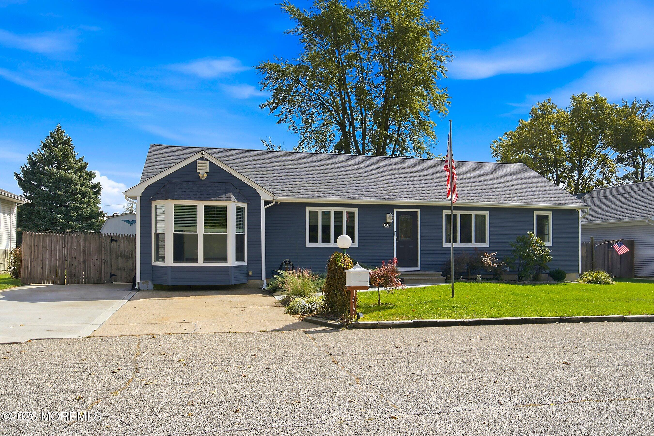 1417 Anchor Avenue — photo