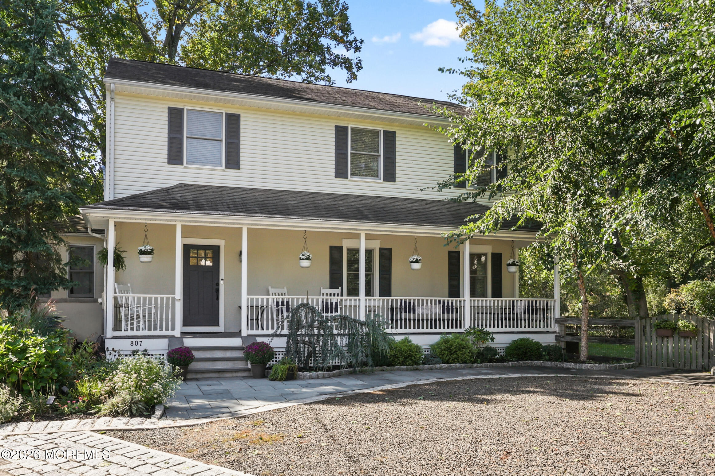 807 Arthur Drive — photo