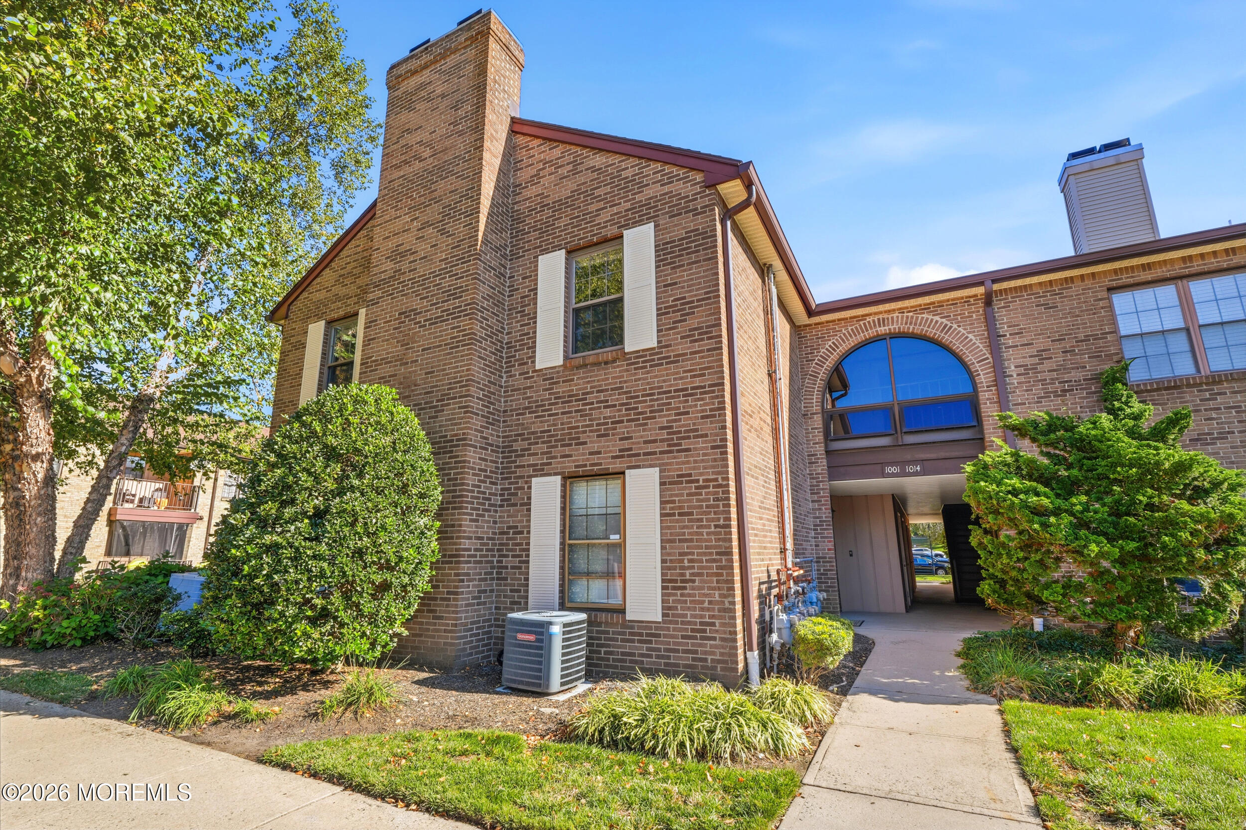 1001 Wellington Place — photo