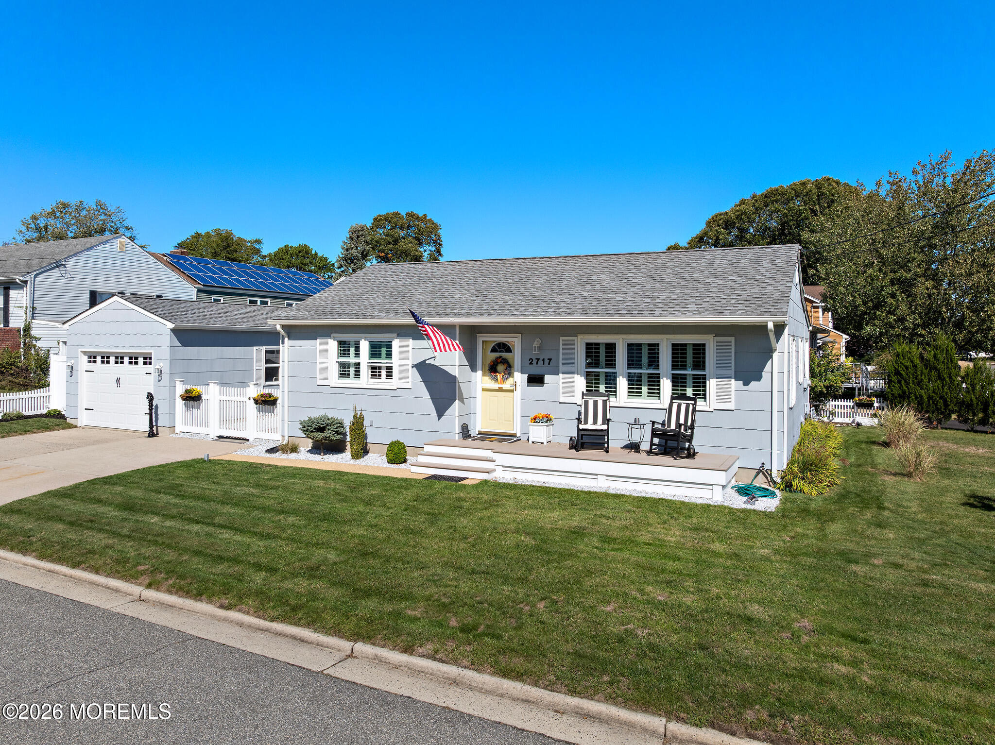 2717 Shady Glen Avenue — photo