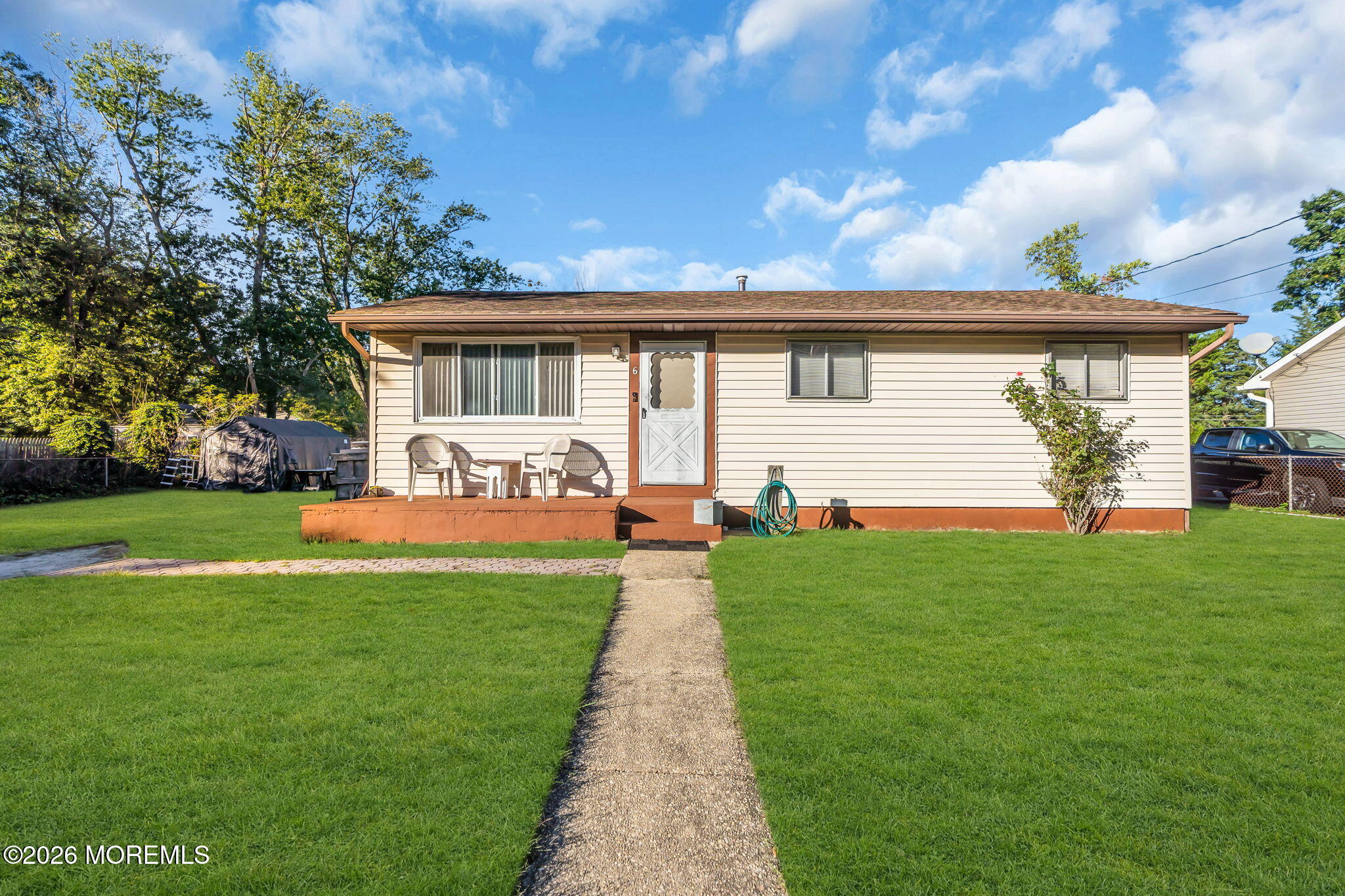 6 Beam Avenue — photo