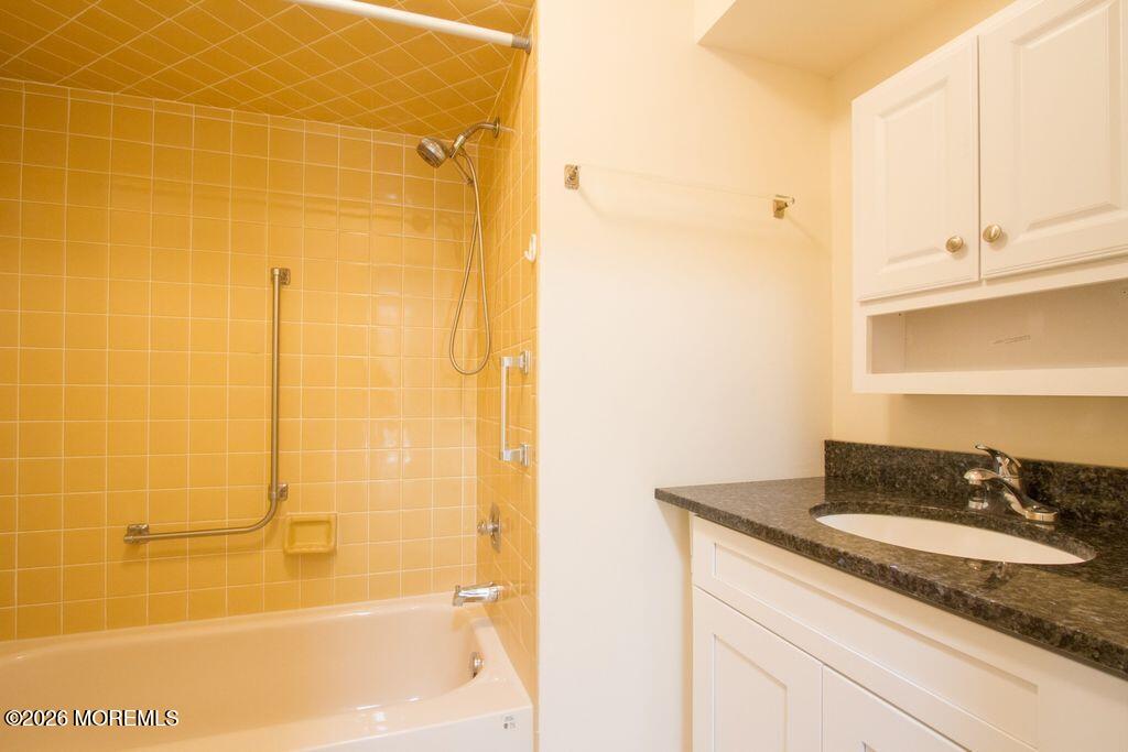 11 Western Reach — photo