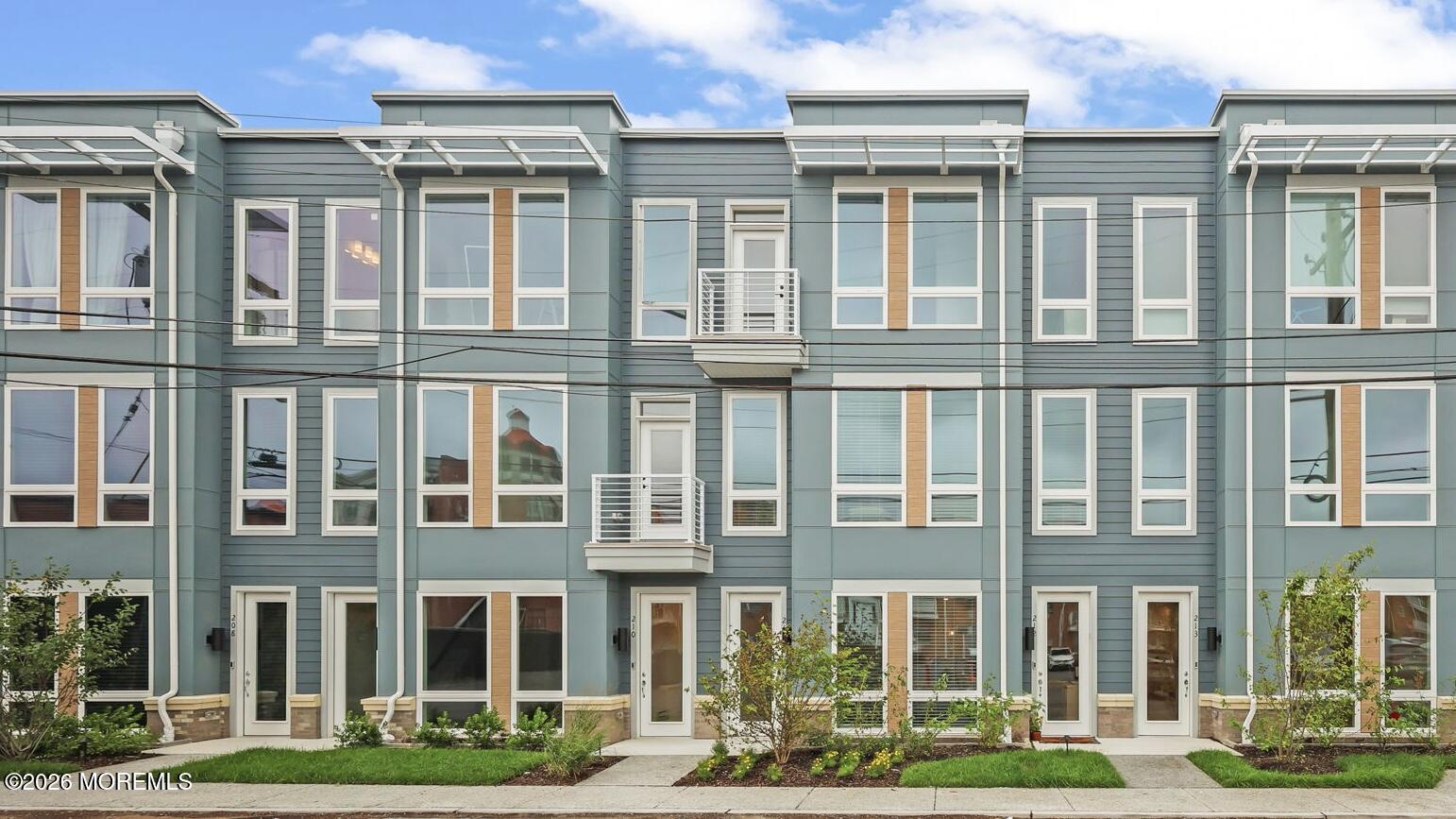1403 Kingsley Street Unit 212 — photo