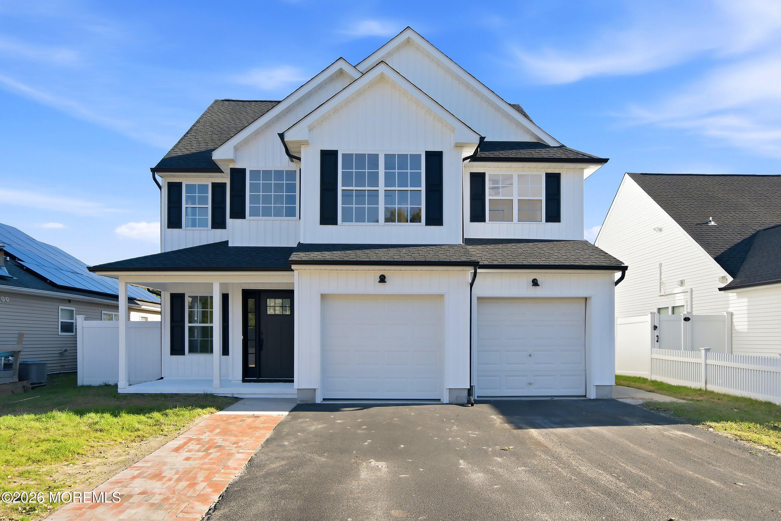 31 Dolphin Circle W — photo