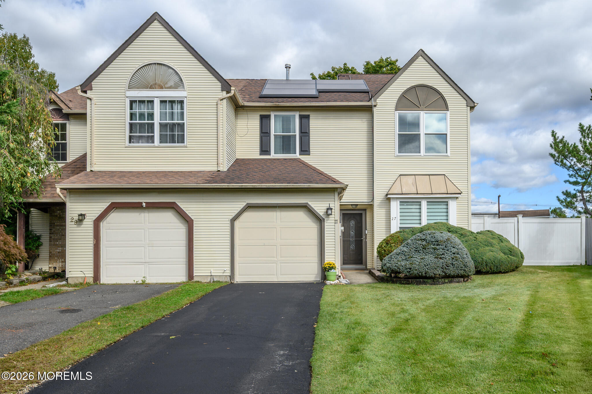 27 Longbrook Lane — photo