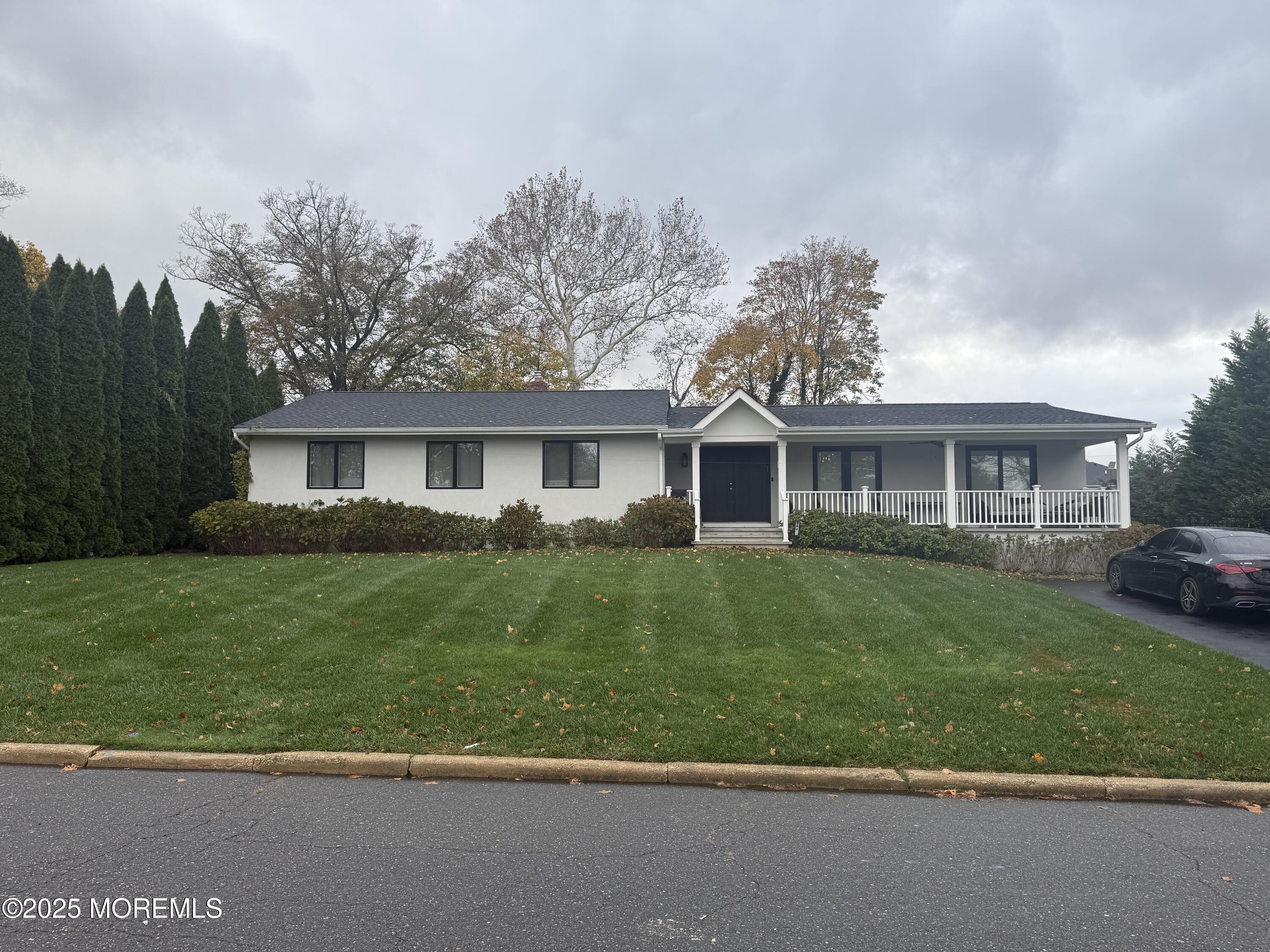 884 Red Oaks Drive — photo