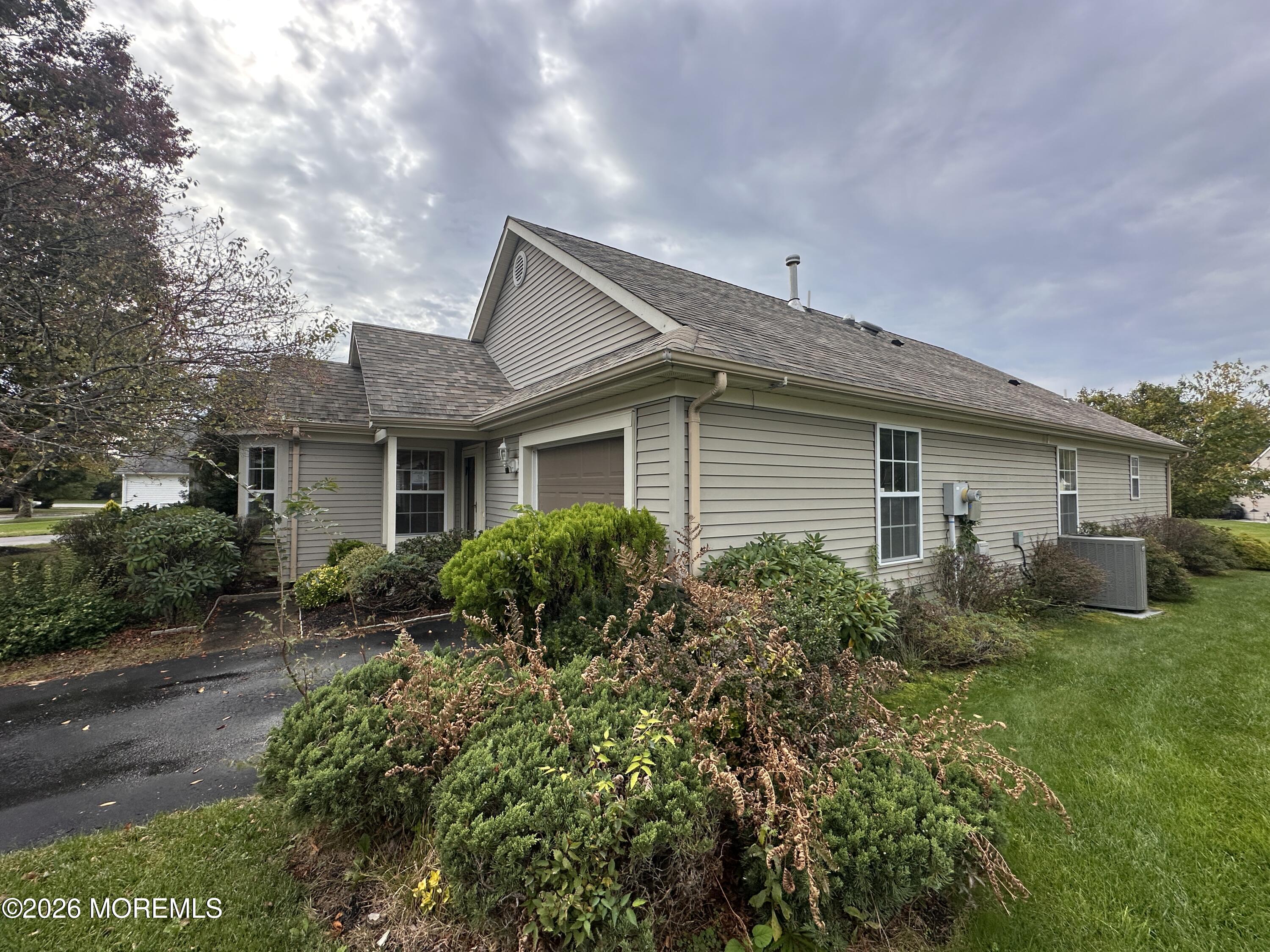 2606 Meadow Lake Drive — photo