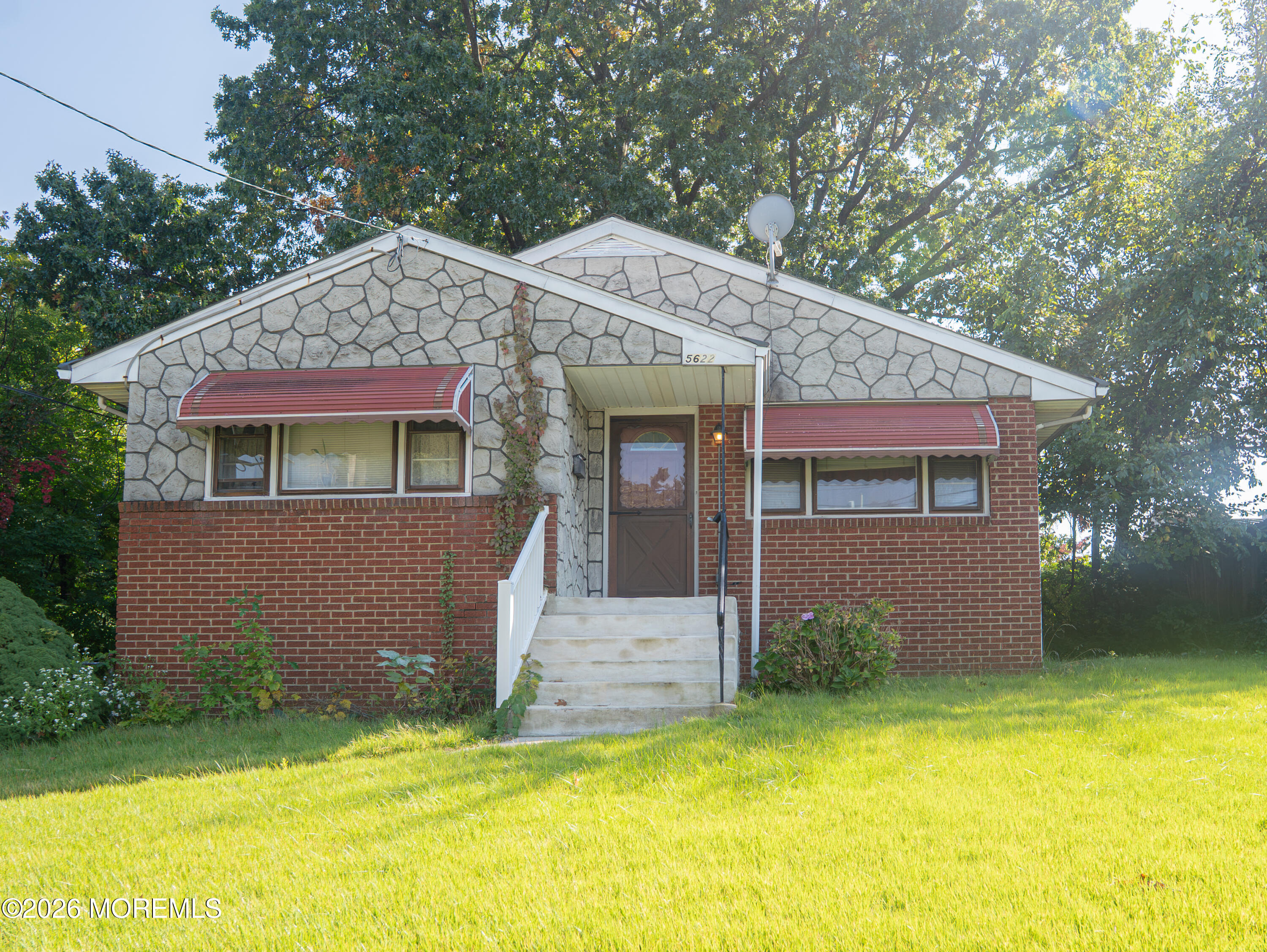 5622 River Road — photo
