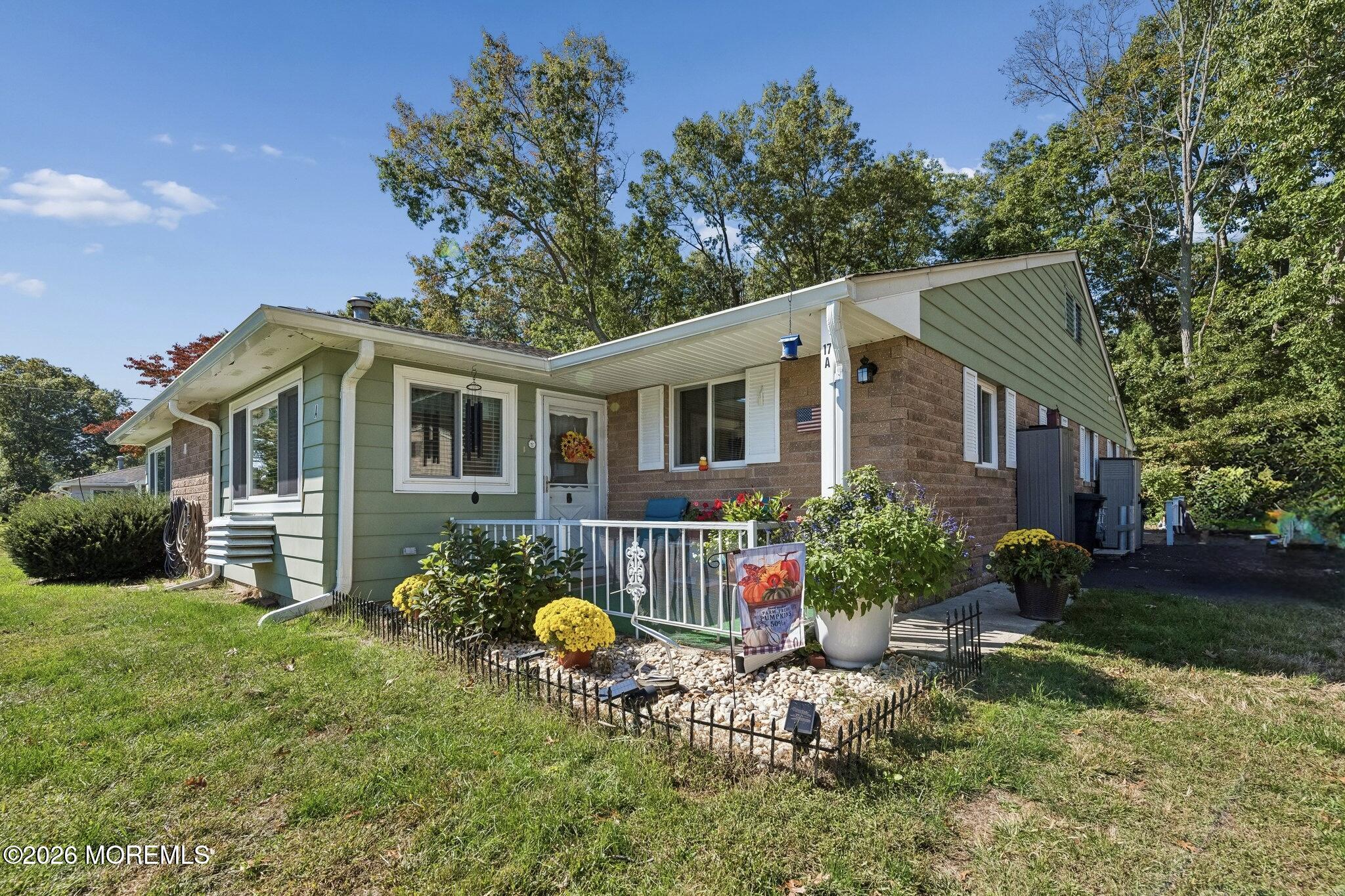 17 Robin Street Unit a — photo