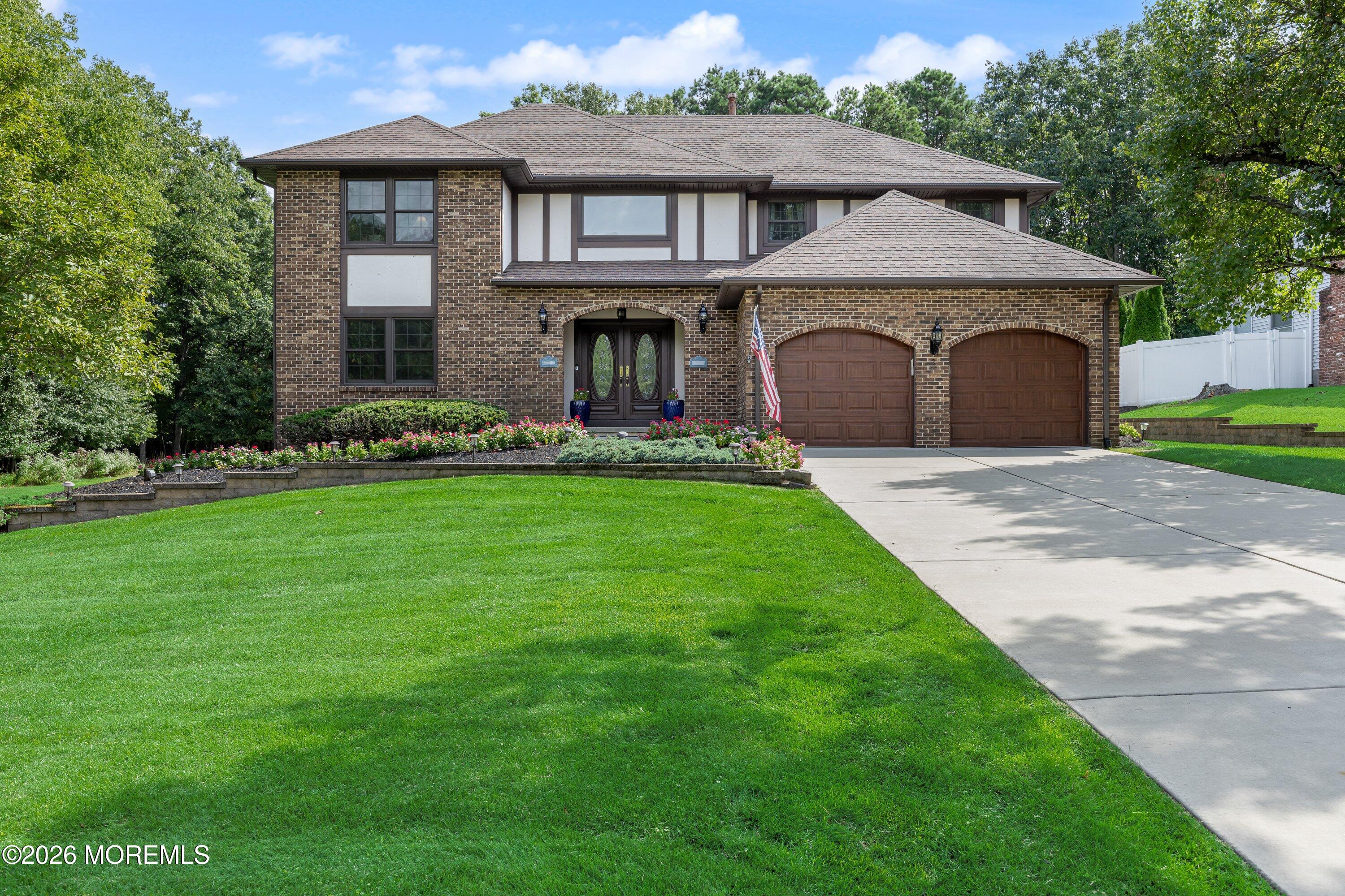 2 Acorn Hill Drive — photo