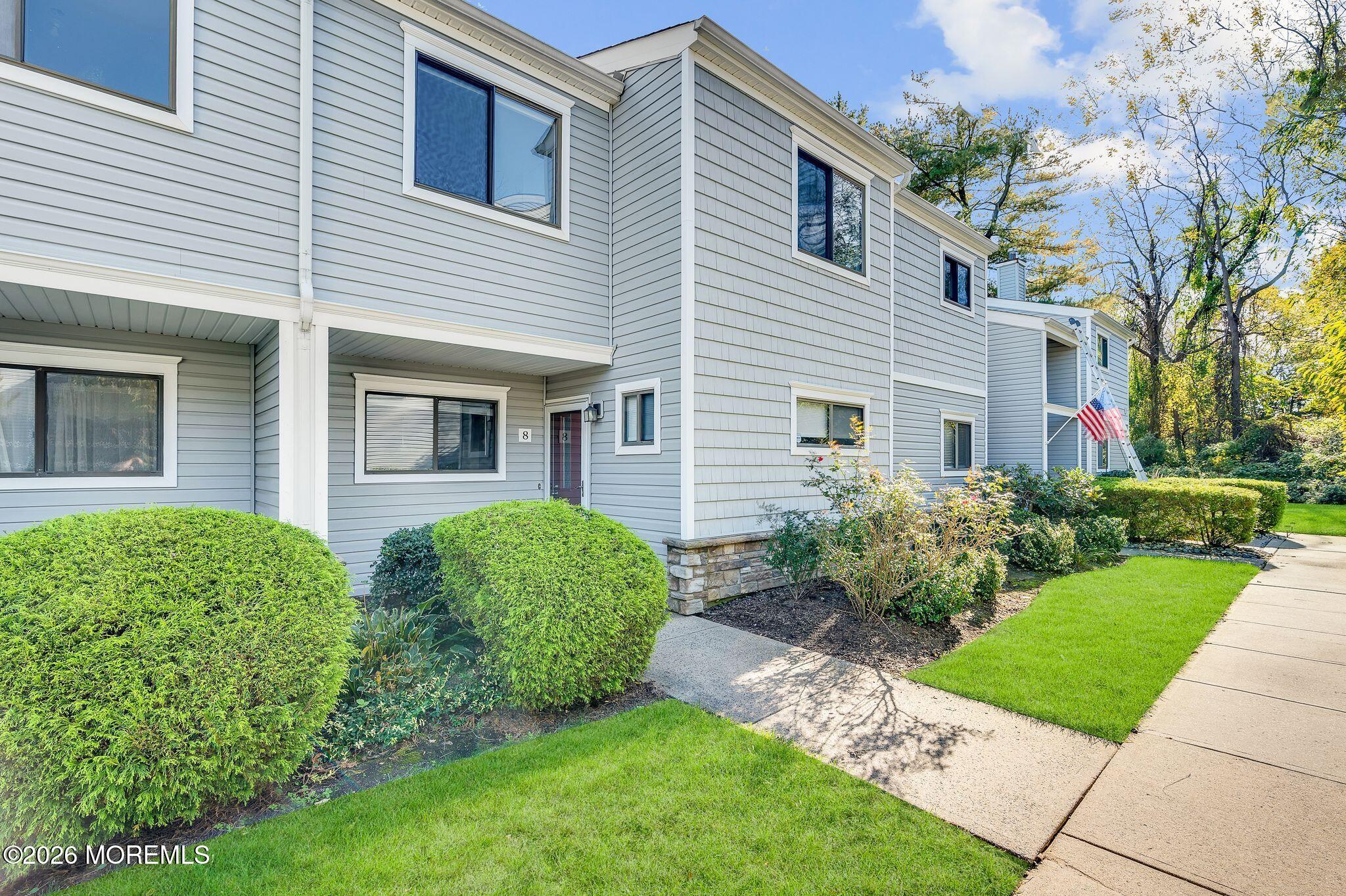 8 Joyce Court — photo