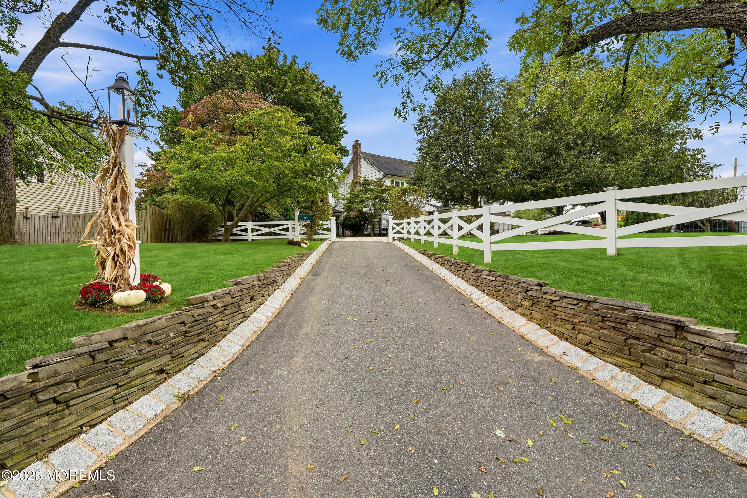 48 Hedge Drive — photo
