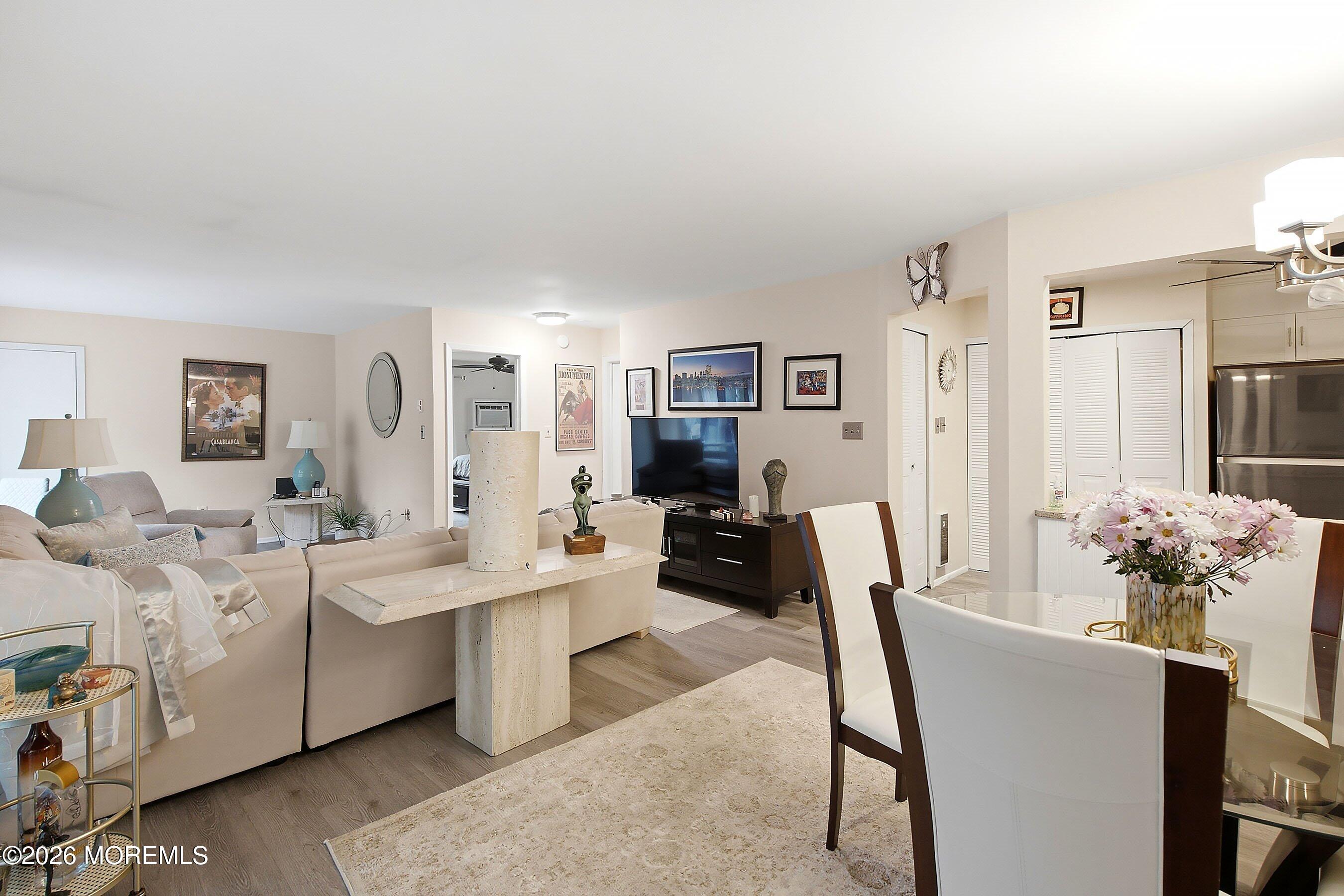 131 Amberly Drive Unit C — photo