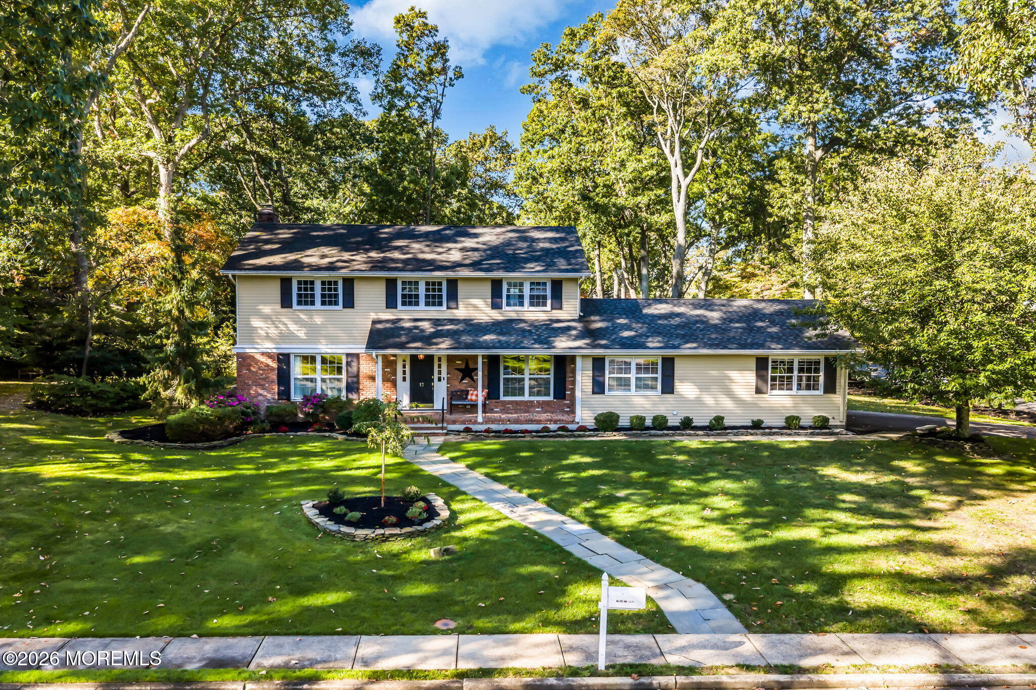17 Horicon Drive — photo