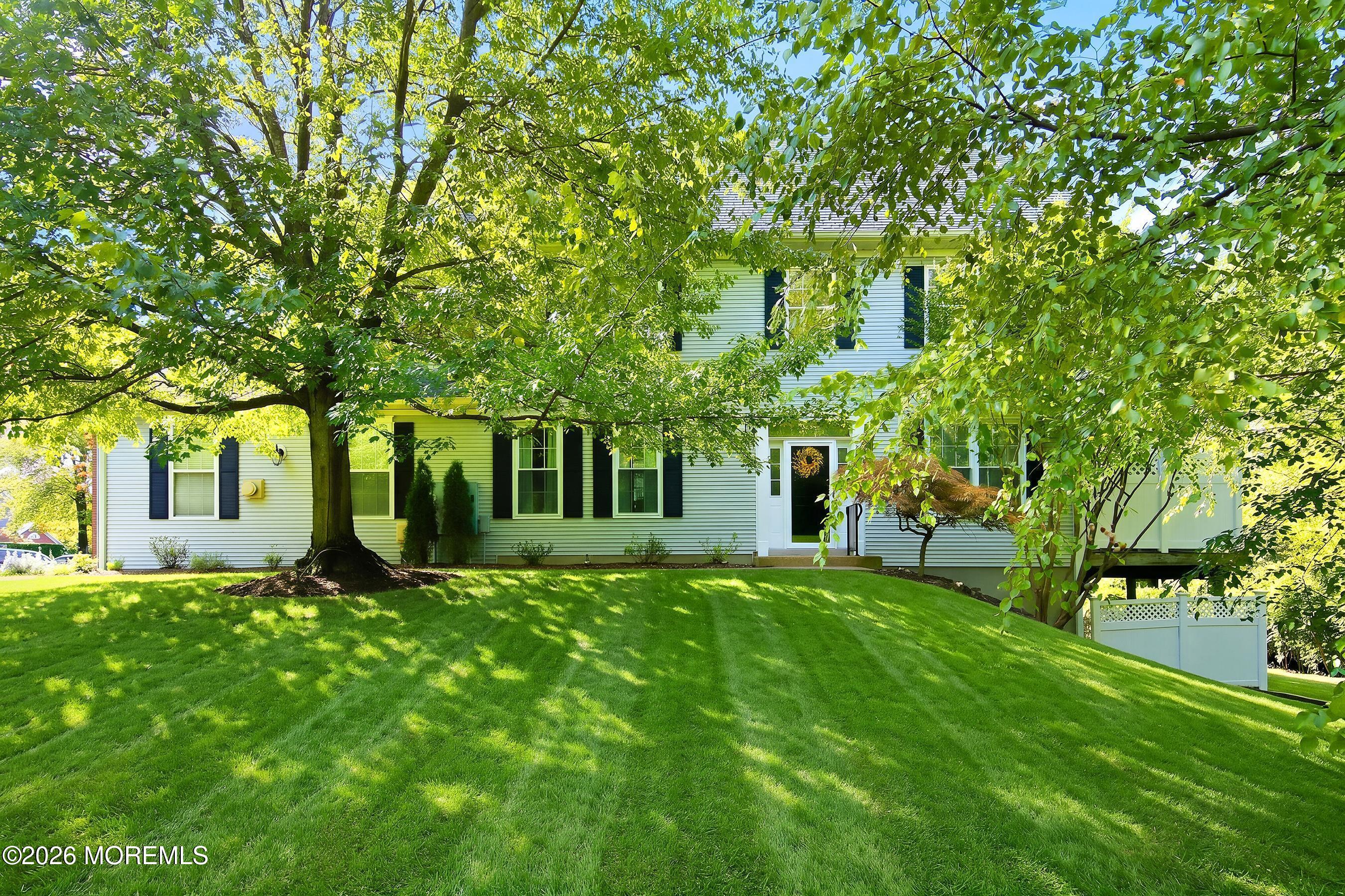 2407 Robin Way — photo