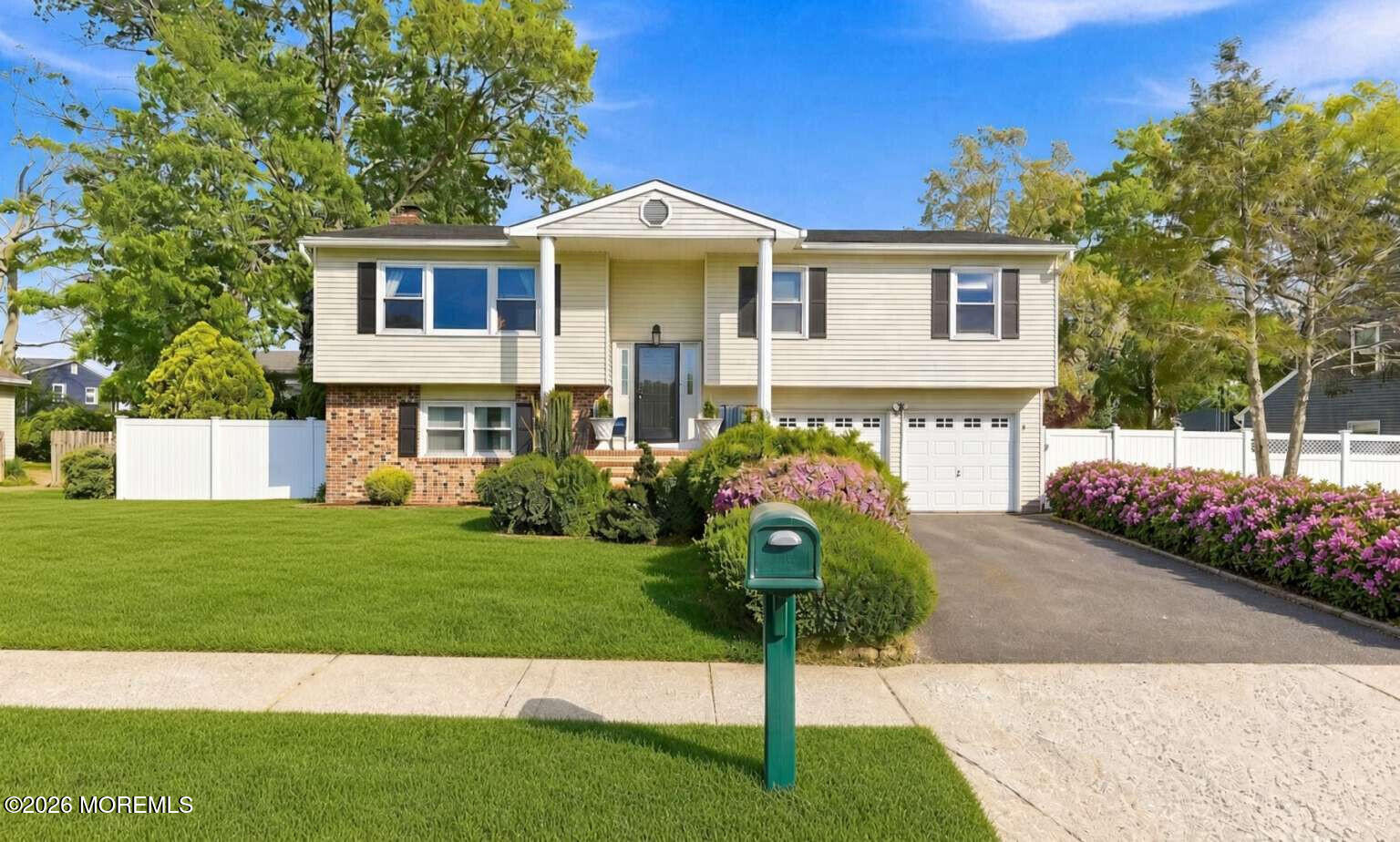 85 Bristlecone Drive — photo