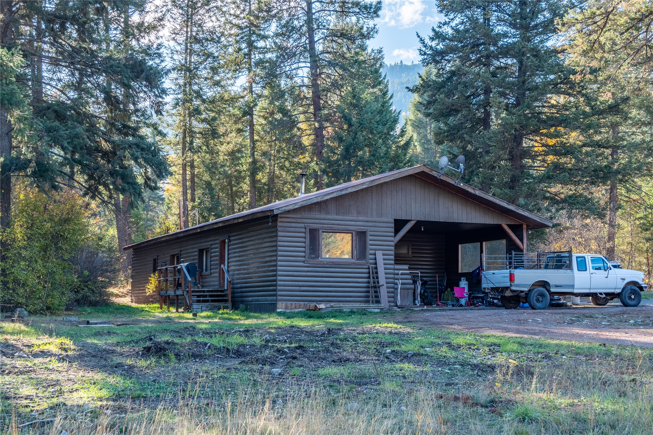 28140 US Hwy 2 — photo