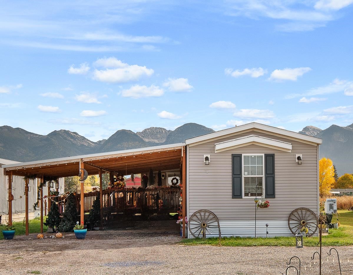 1040 Round Butte Road 34 — photo