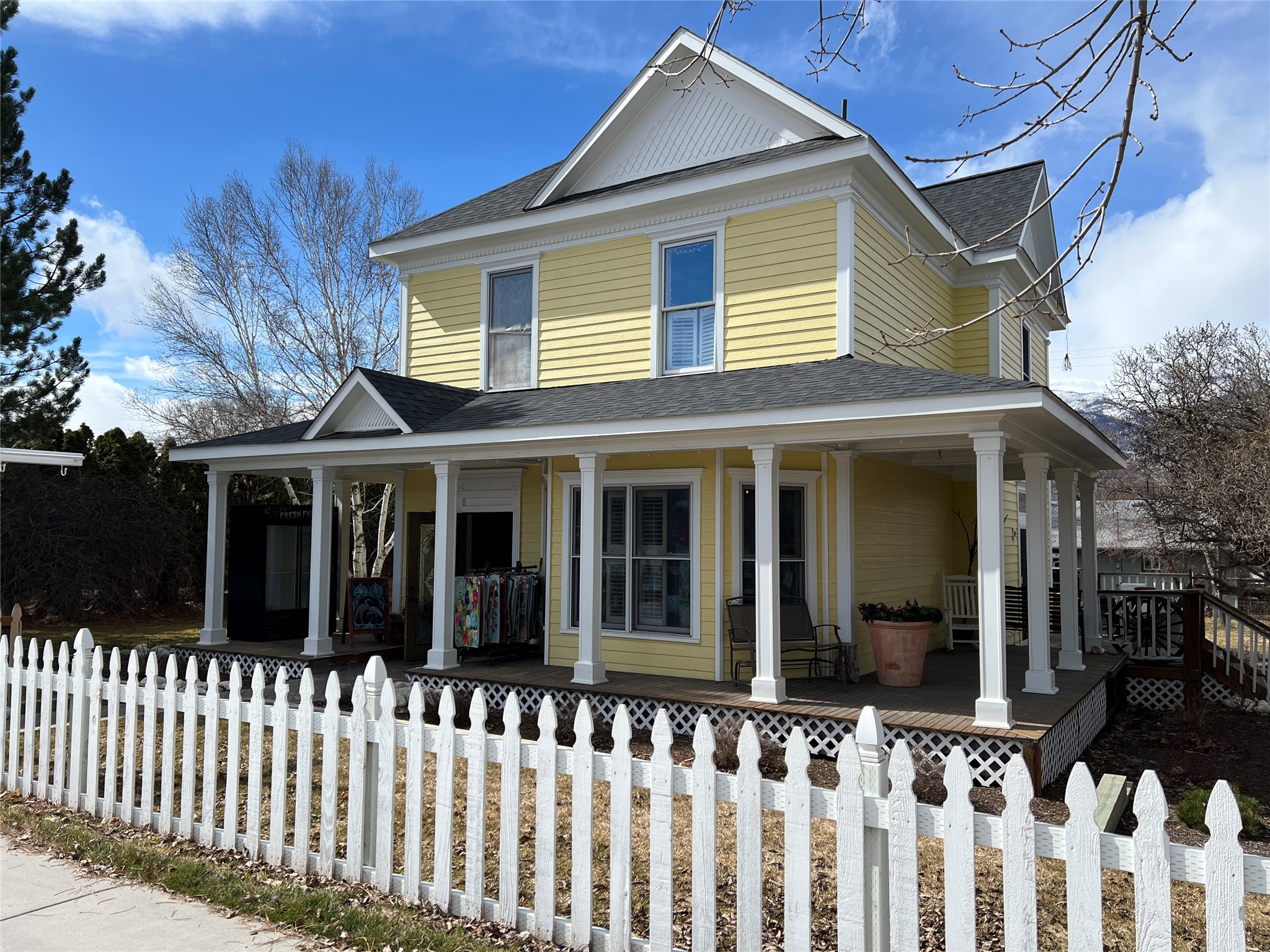 327 Main Street — photo