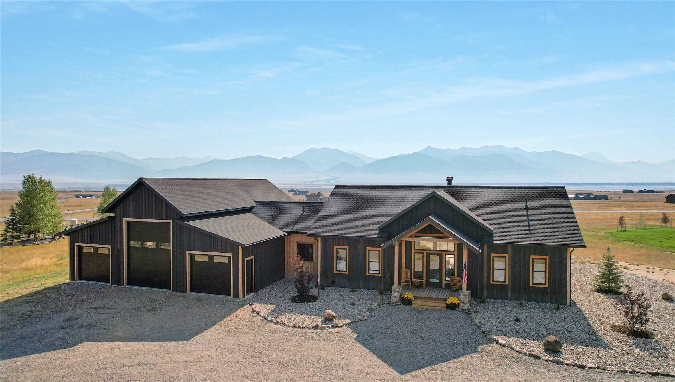 8 Montana Way — photo
