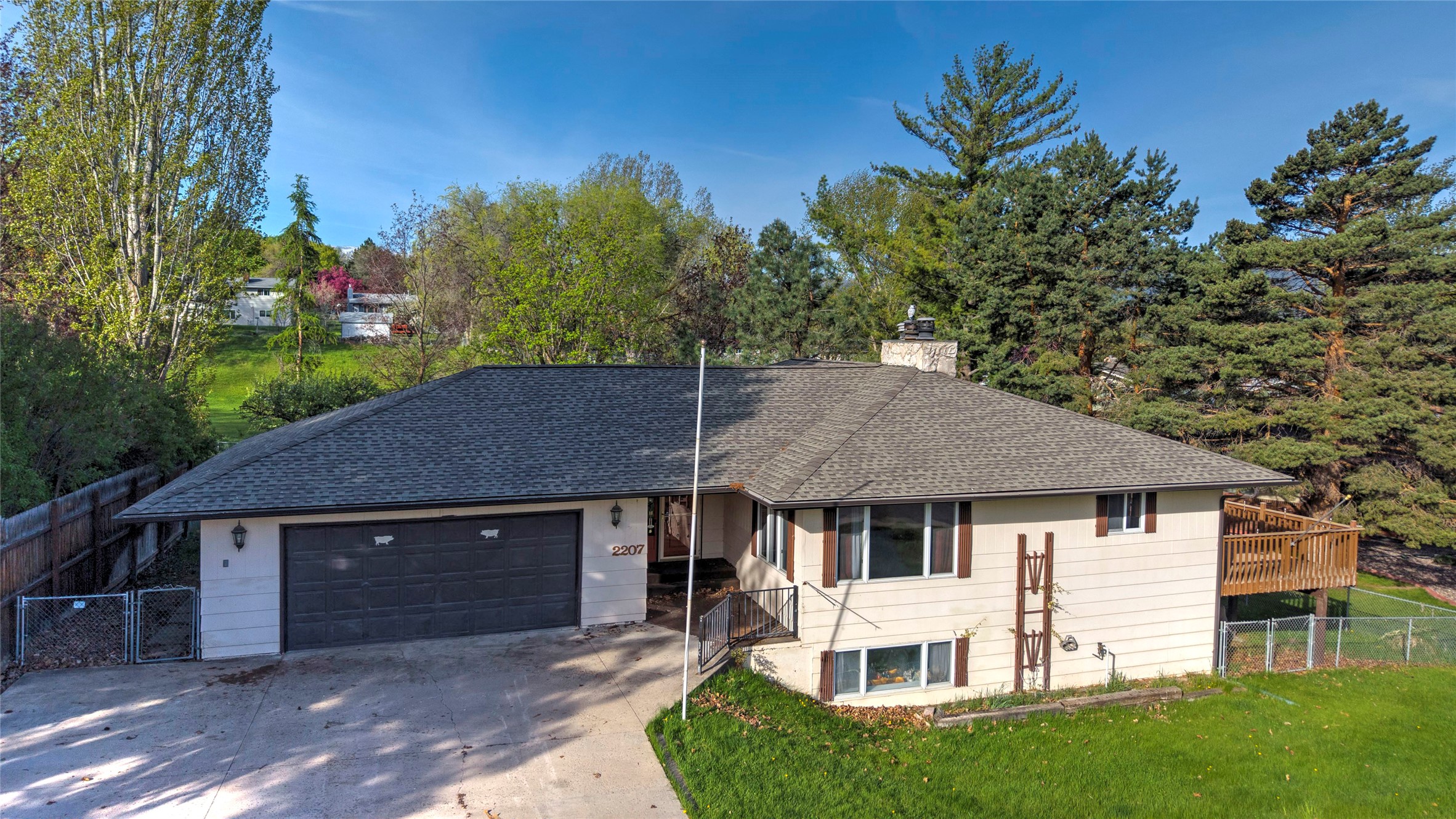 2207 Garland Drive — photo