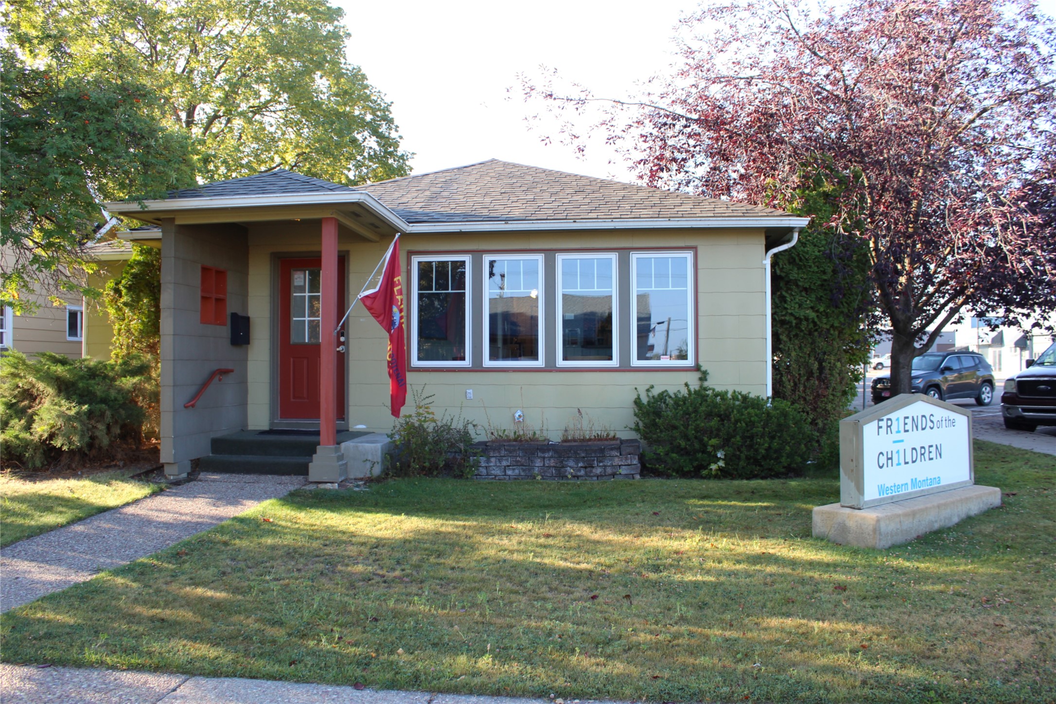 2 6th Avenue E — photo