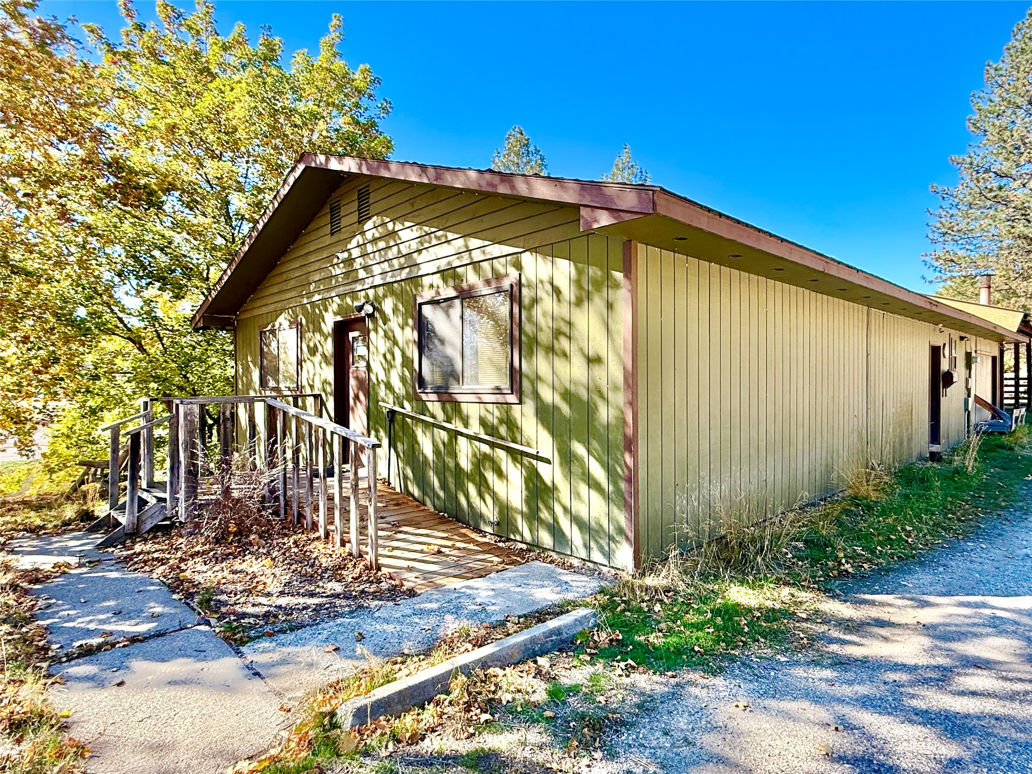7273 Mt Highway 200 — photo