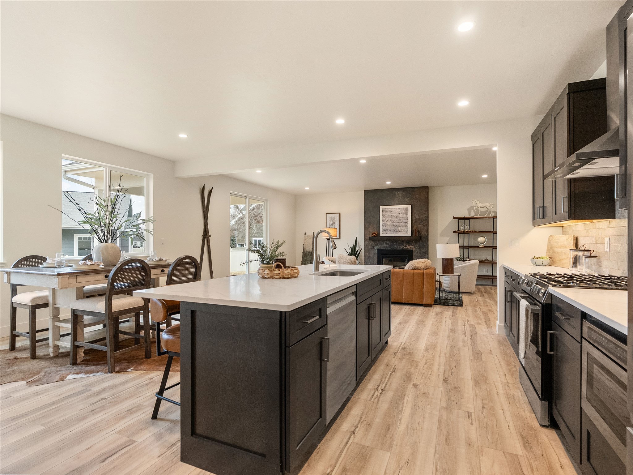 212 Junebug Court — photo