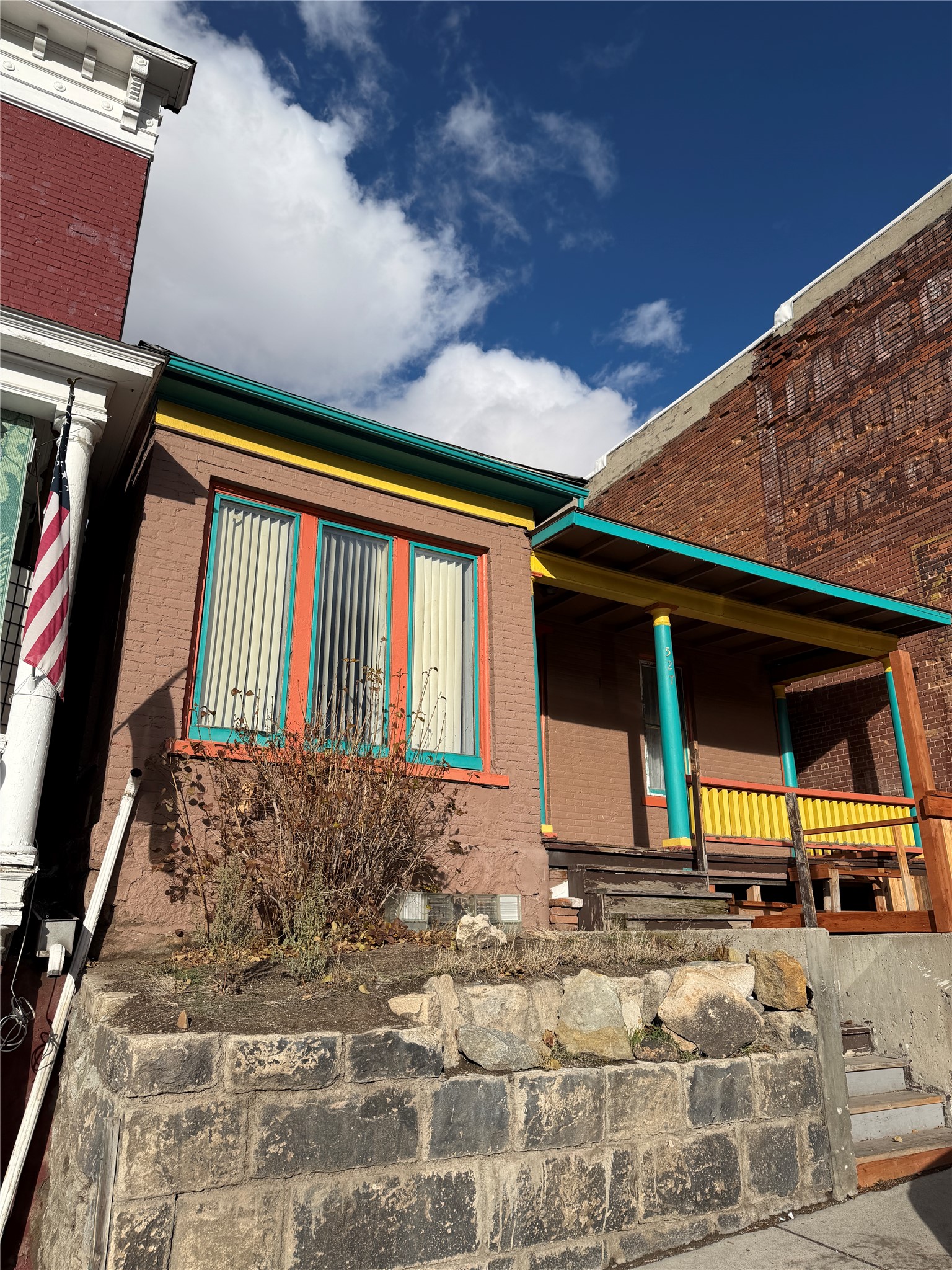 527 W Park Street — photo