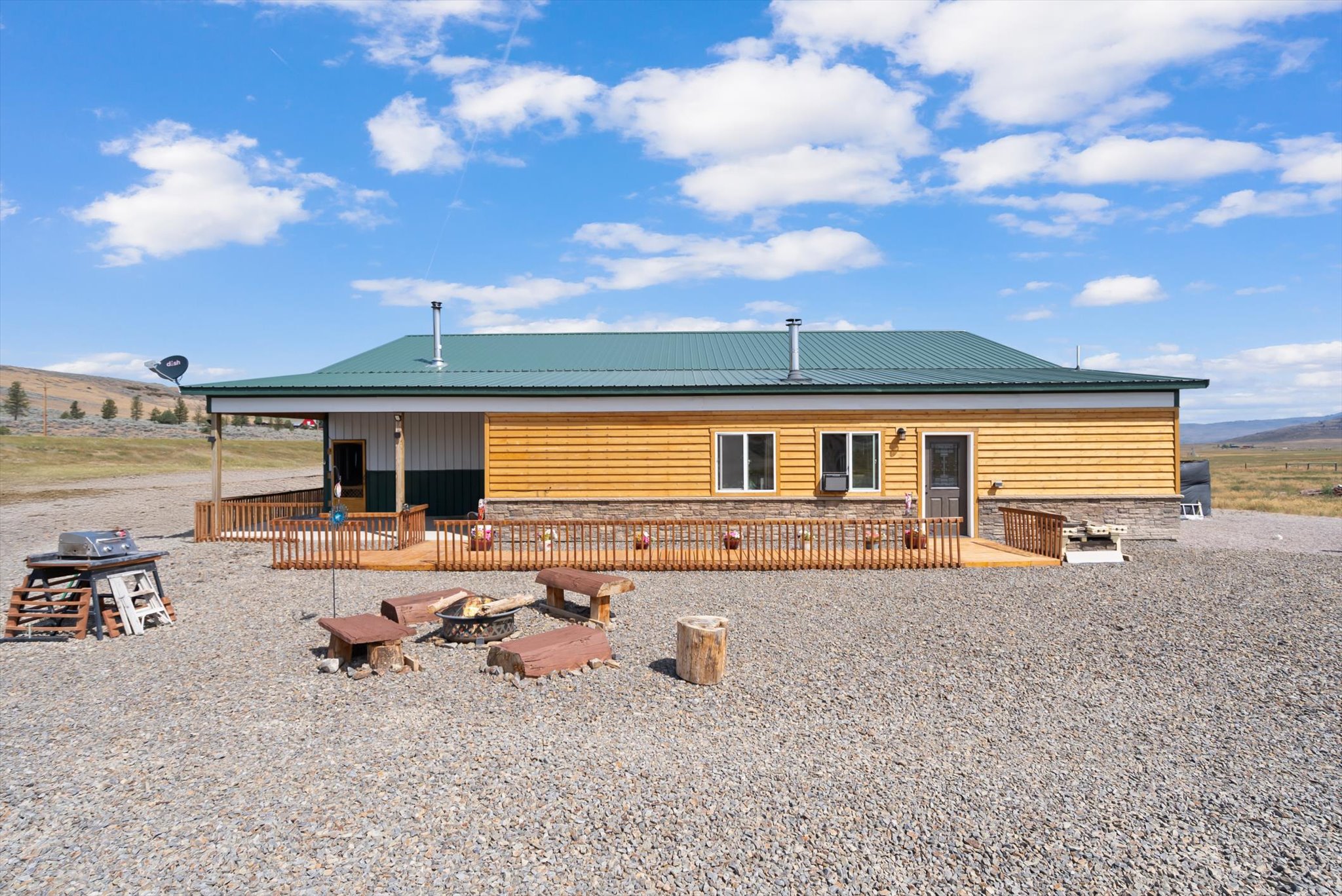 1724 Mt Hwy 28 — photo