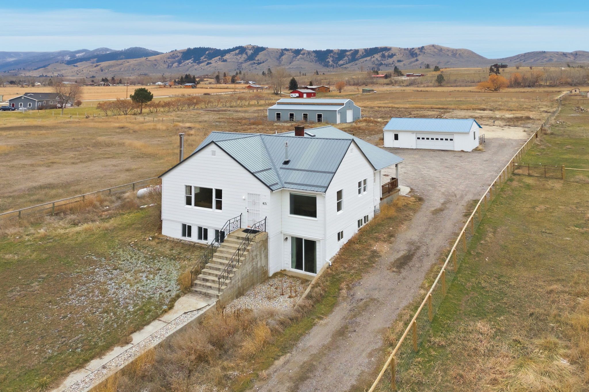 621 Skalkaho Hwy — photo