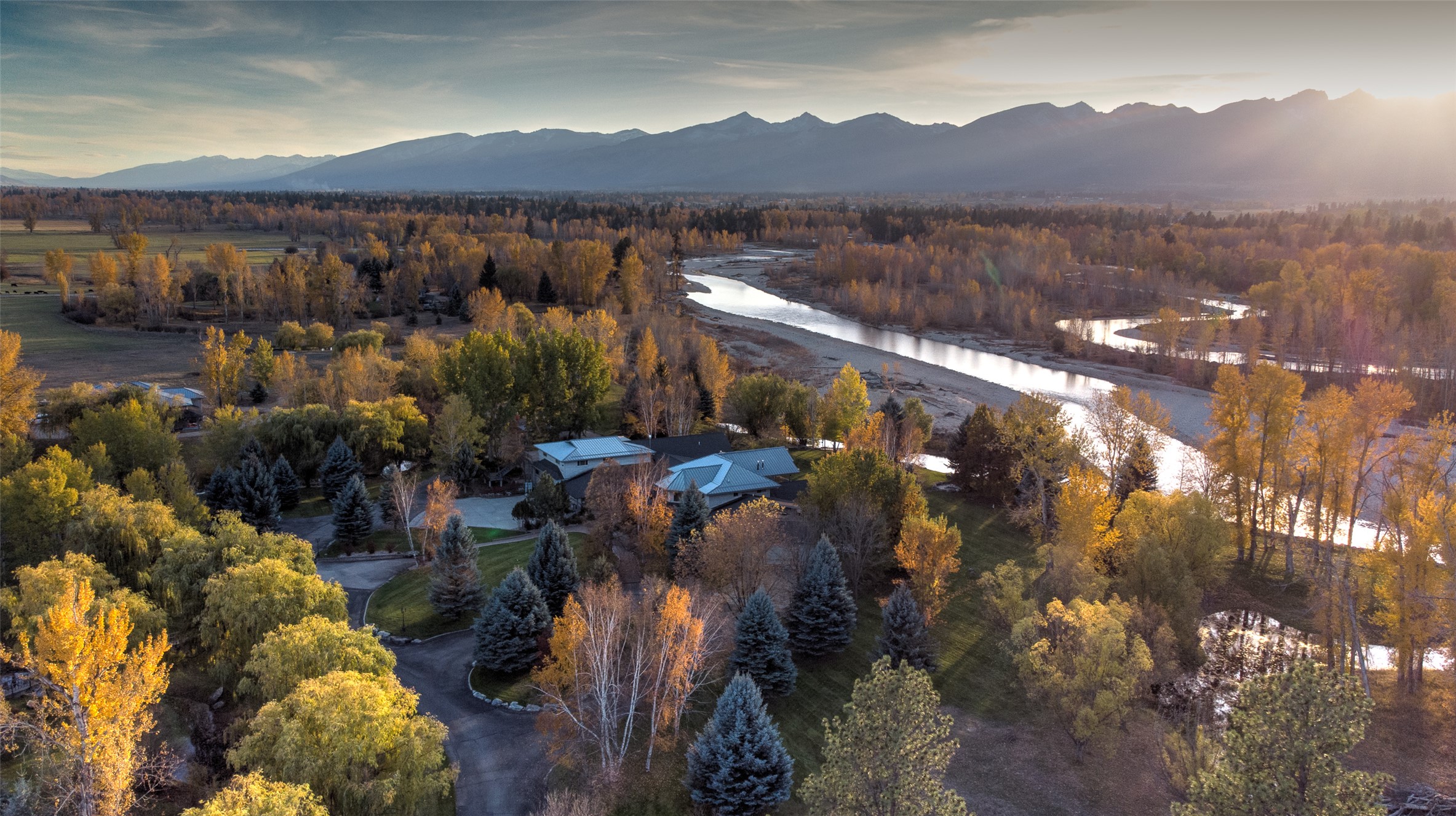 2725 River Bend Lane — photo