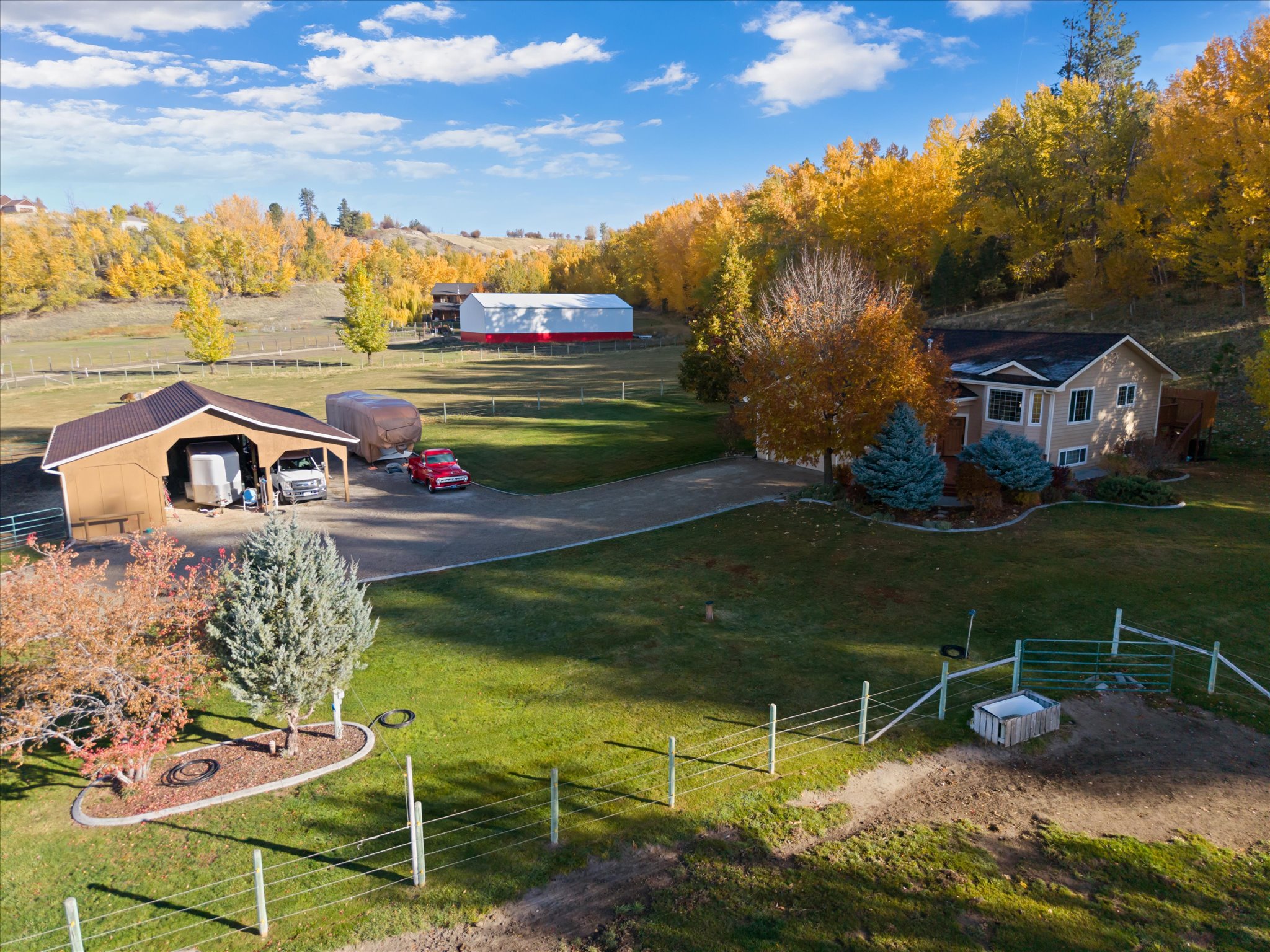 786 Ropin Horse Lane — photo