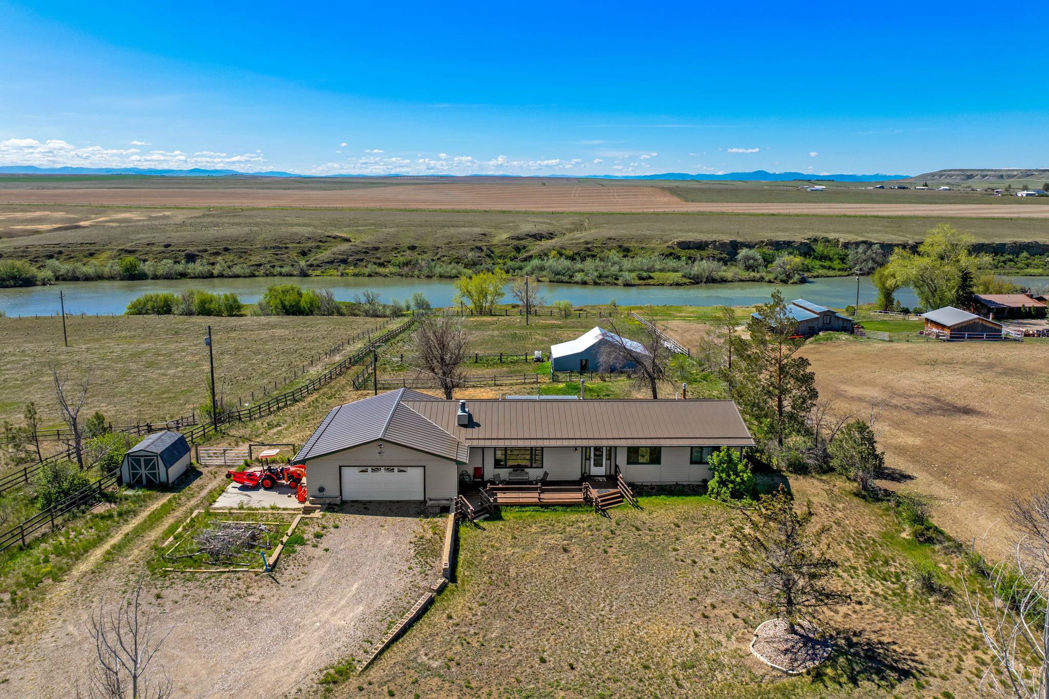 198 Sun Prairie Road — photo