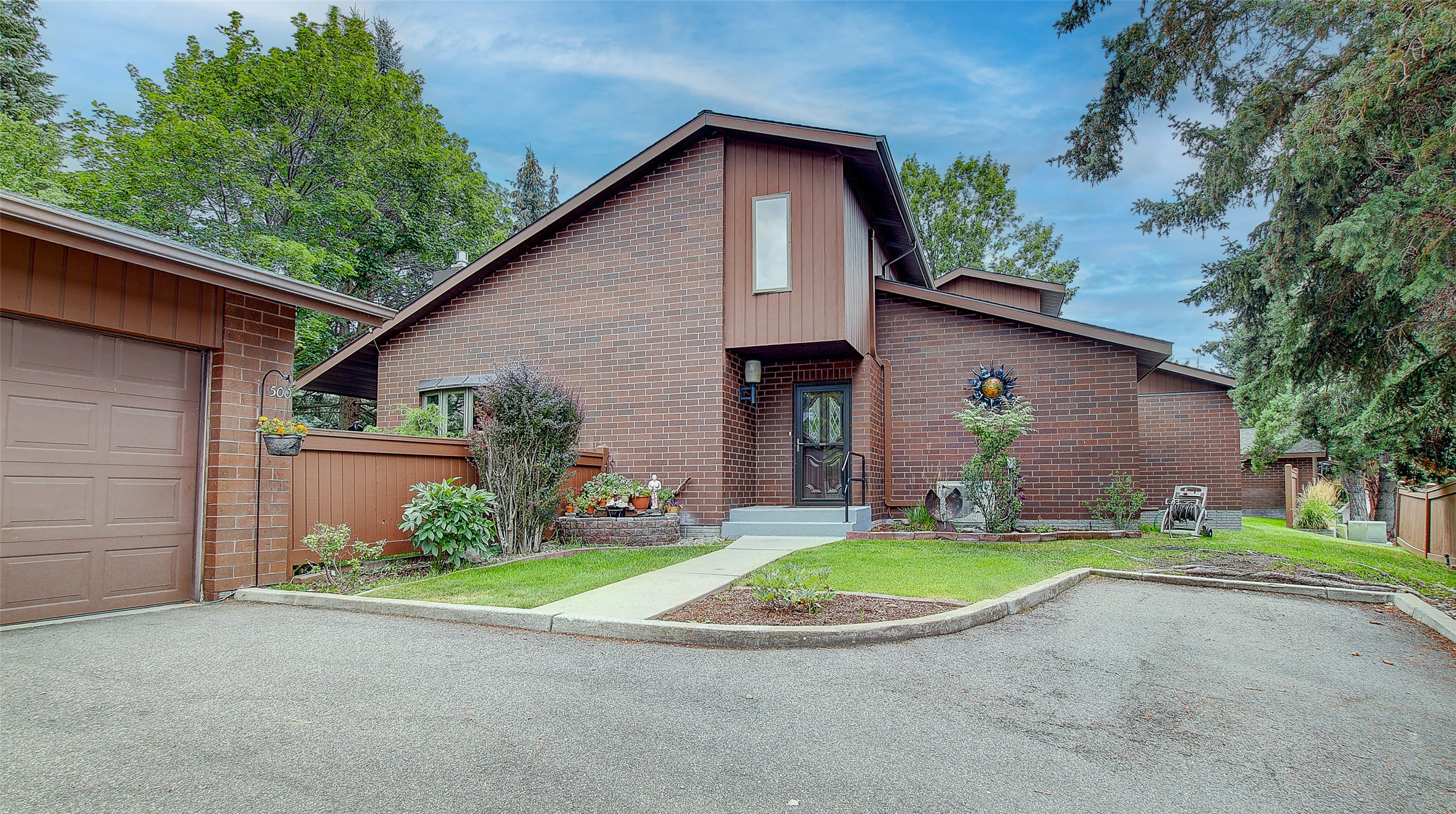 500 Westview Drive — photo