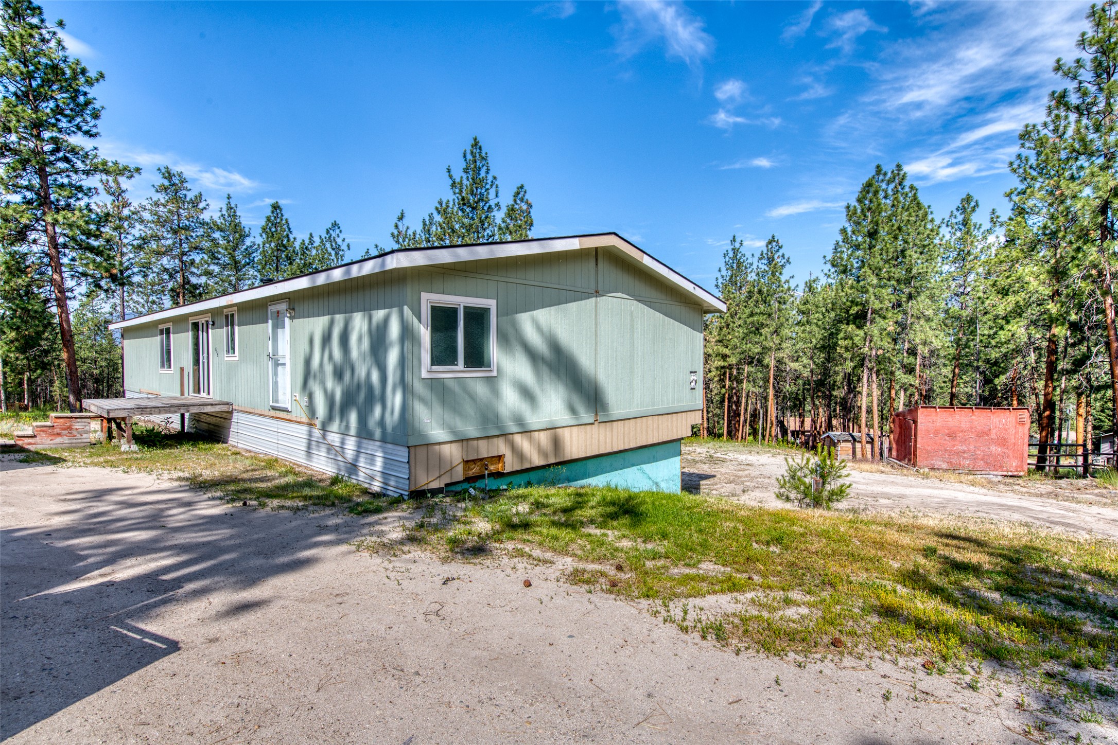 845 Pineview Drive — photo