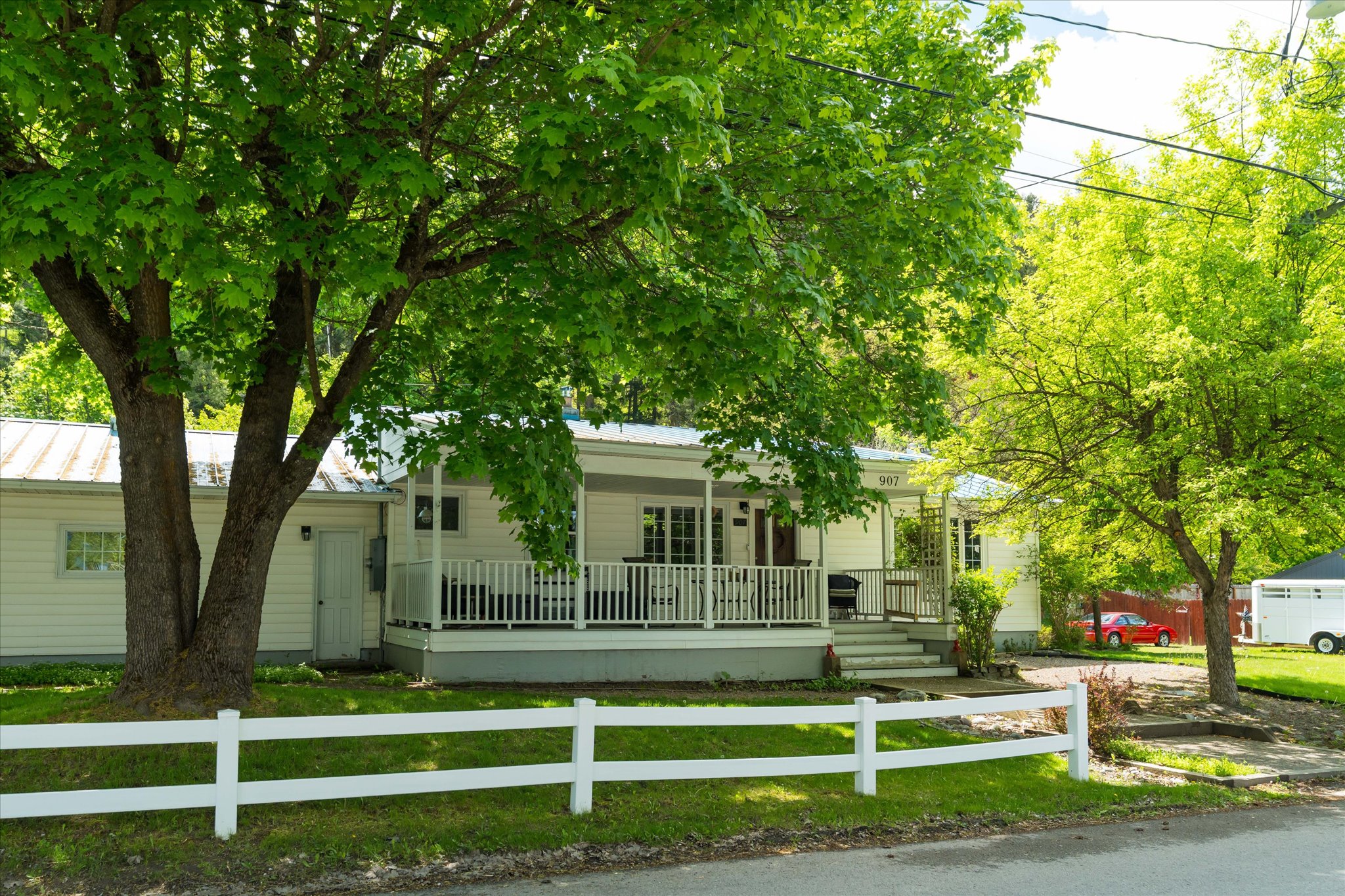 907 W Balsam Street — photo