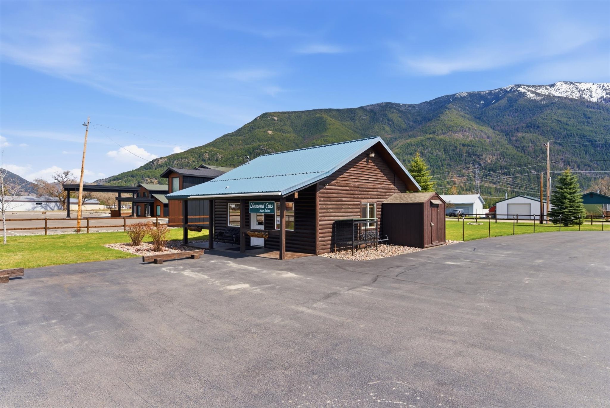 7343 US Hwy 2 E — photo