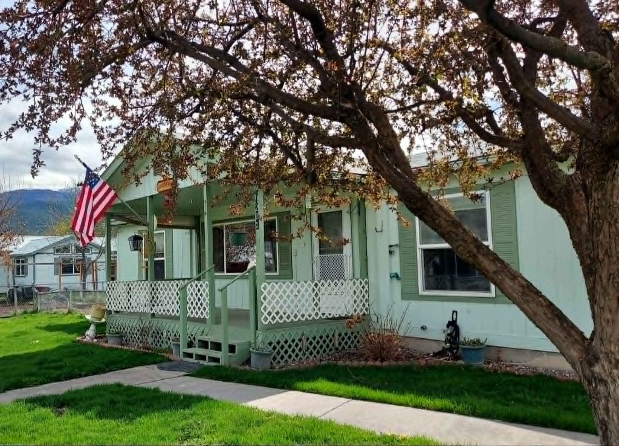 203 E Oak Street — photo