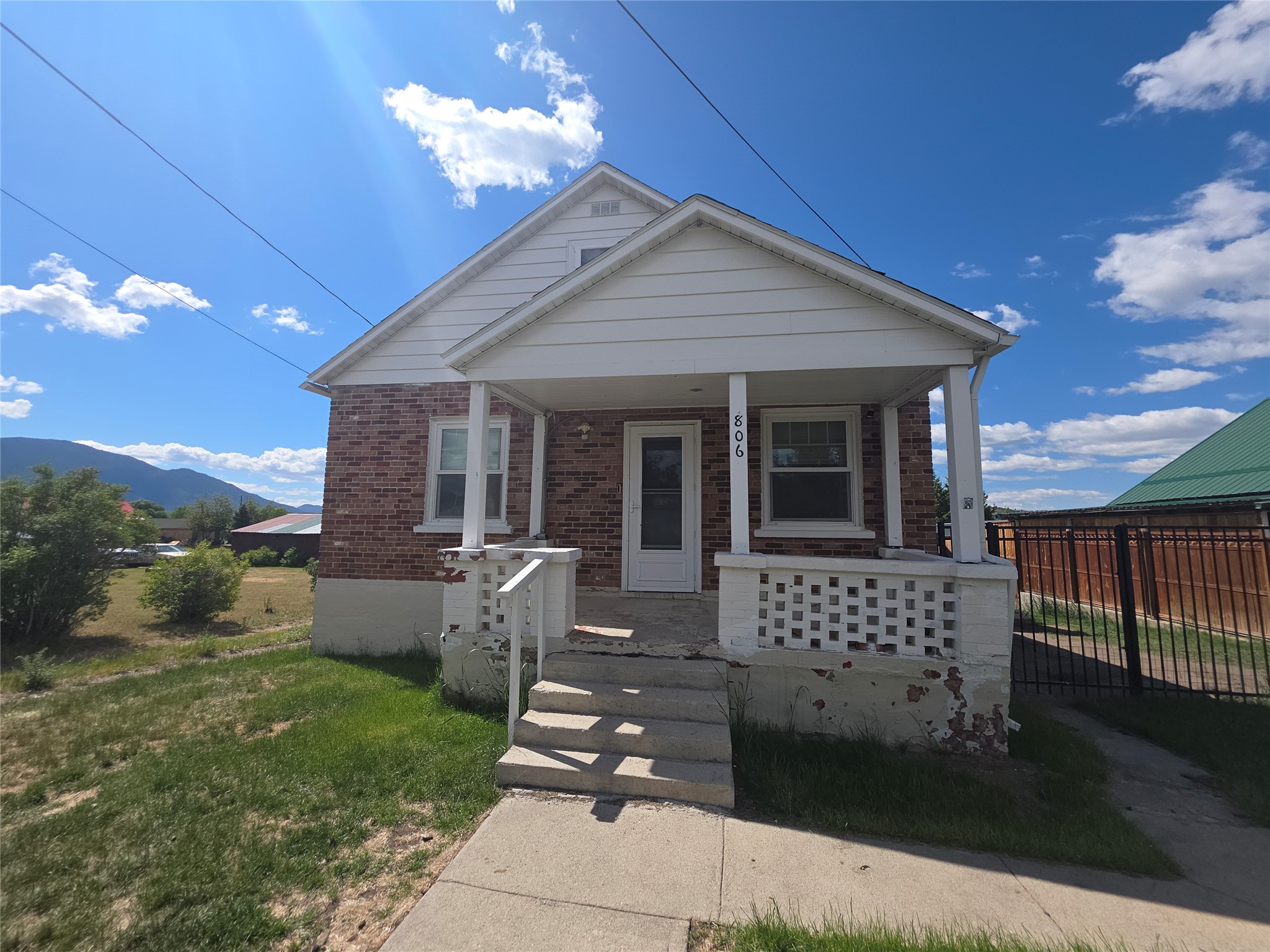 806 Majors Street — photo